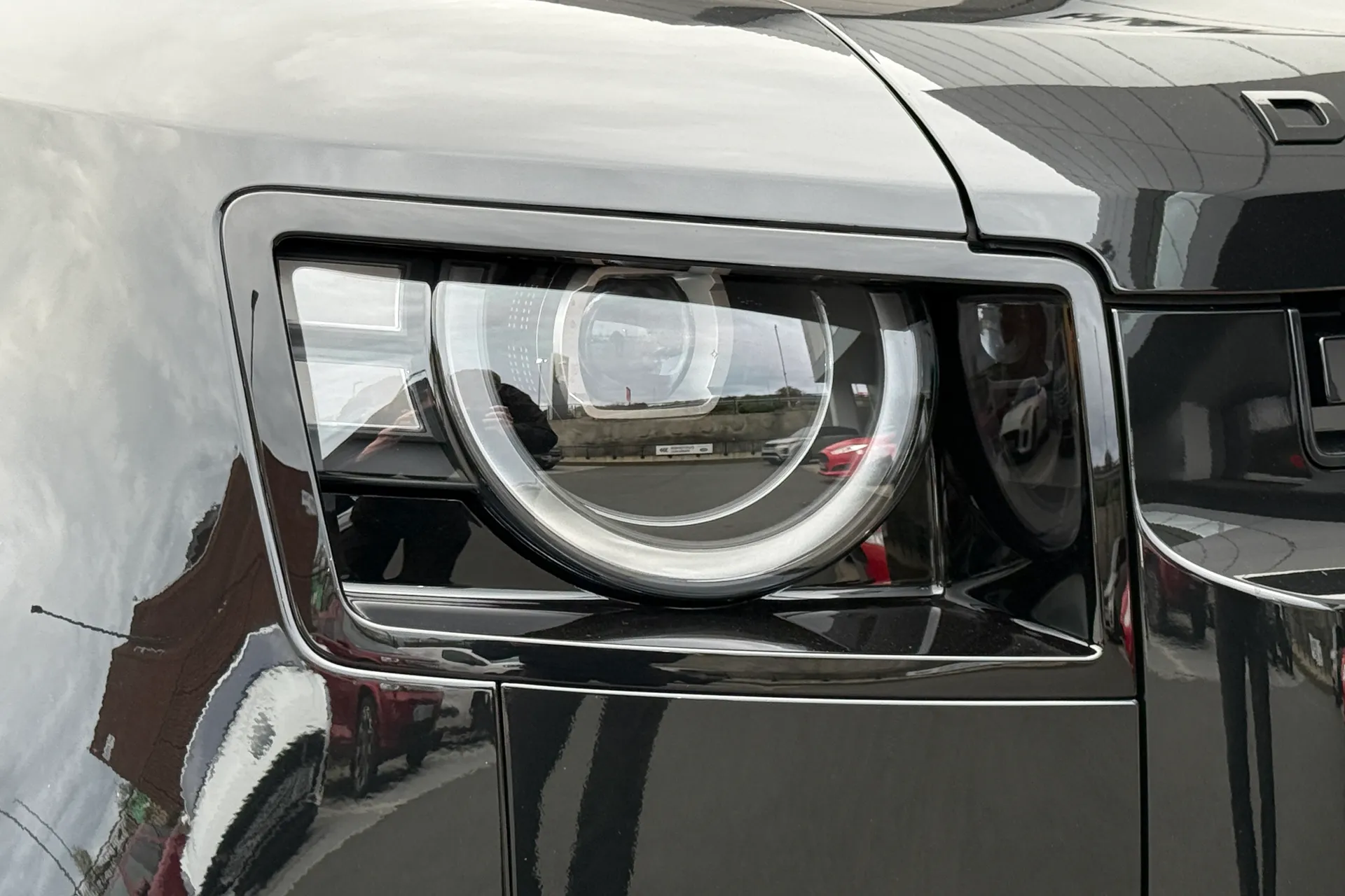 LAND ROVER Defender 90 thumbnail image number 24