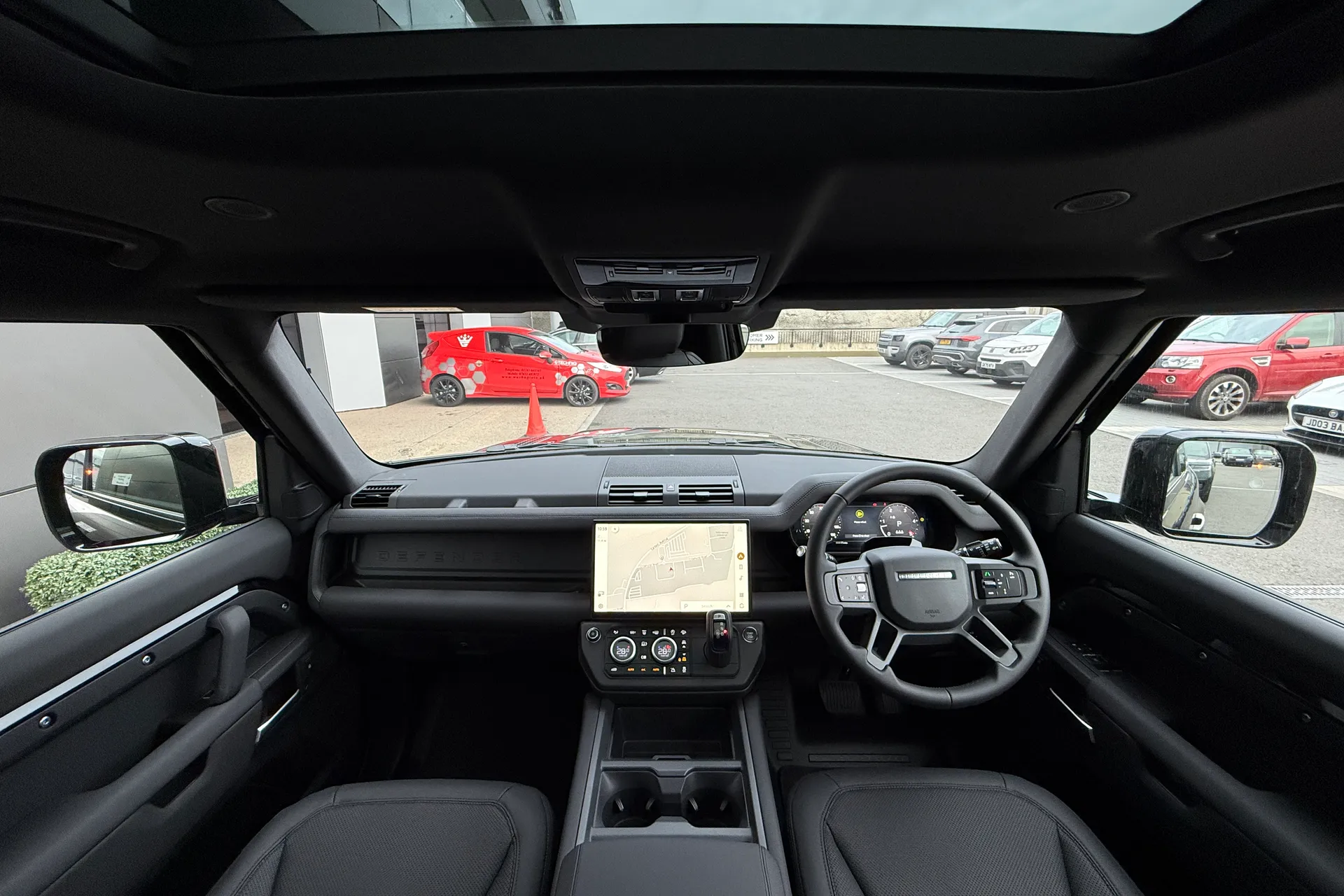 LAND ROVER Defender 90 thumbnail image number 3