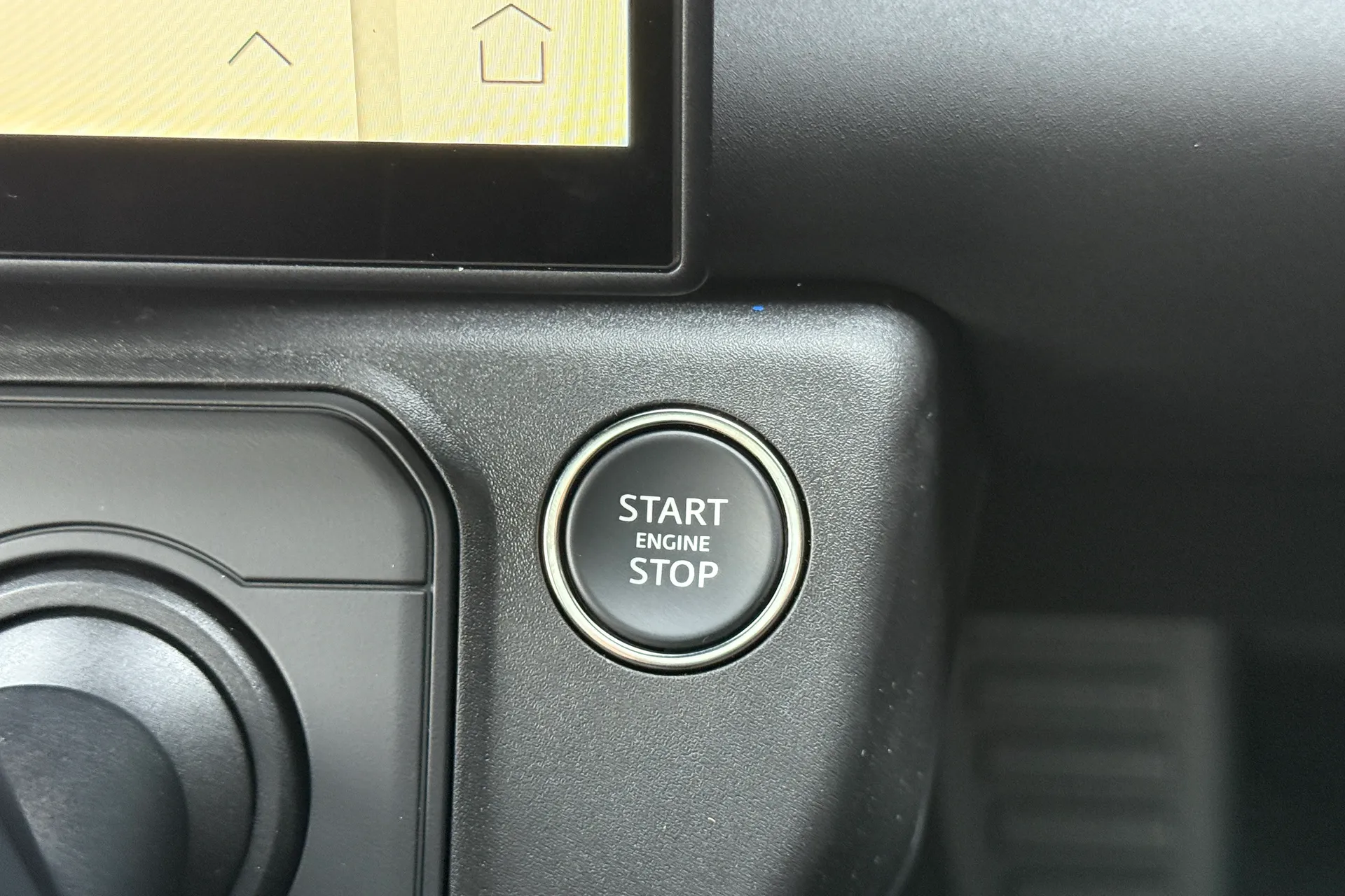 LAND ROVER Defender 90 thumbnail image number 54