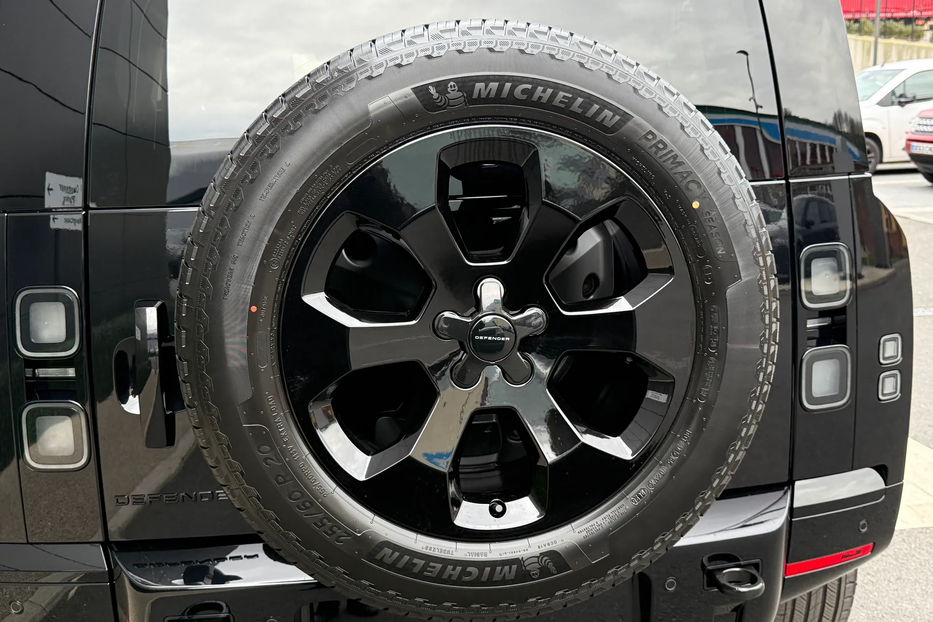 LAND ROVER Defender 90 thumbnail image number 43