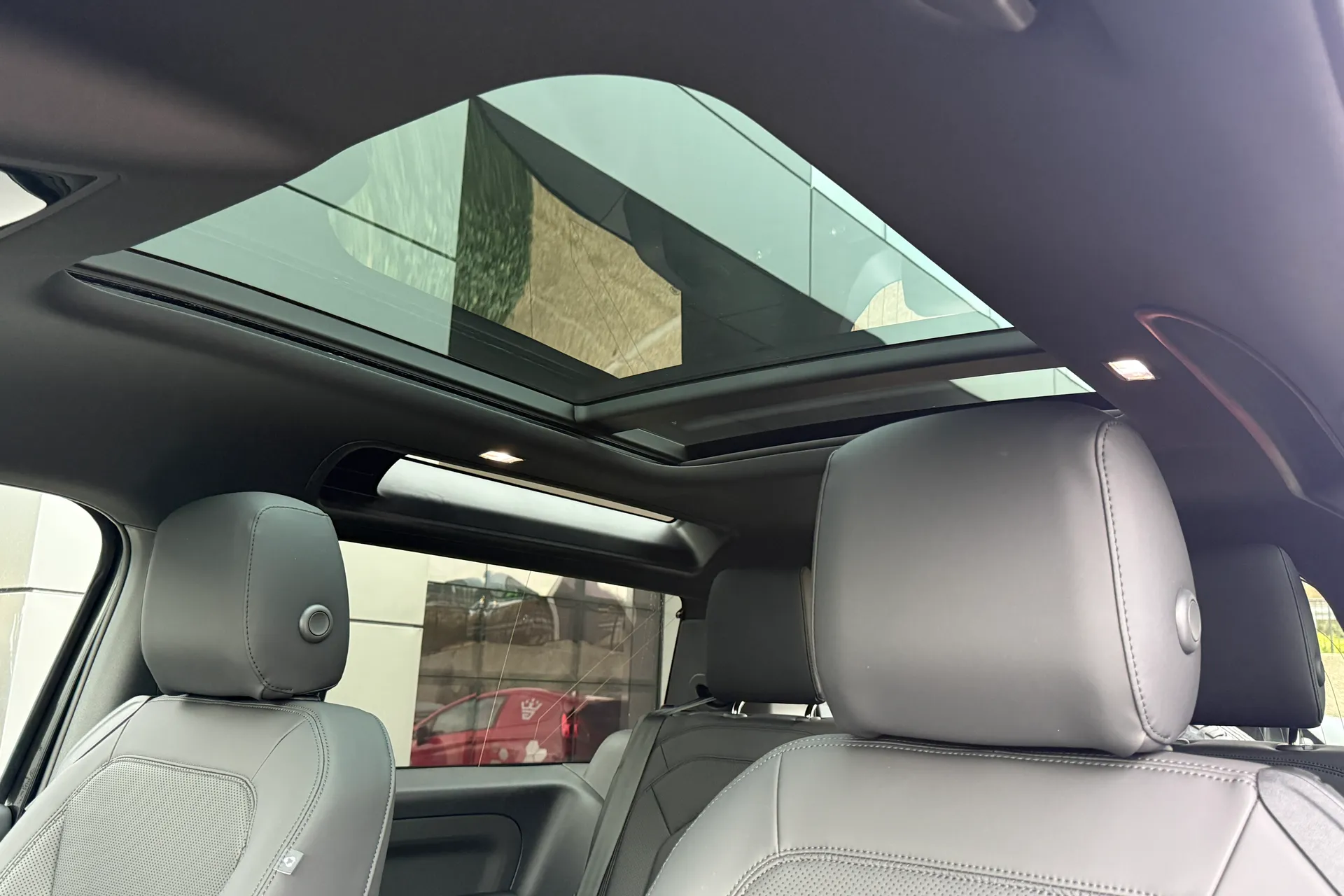 LAND ROVER Defender 90 thumbnail image number 51