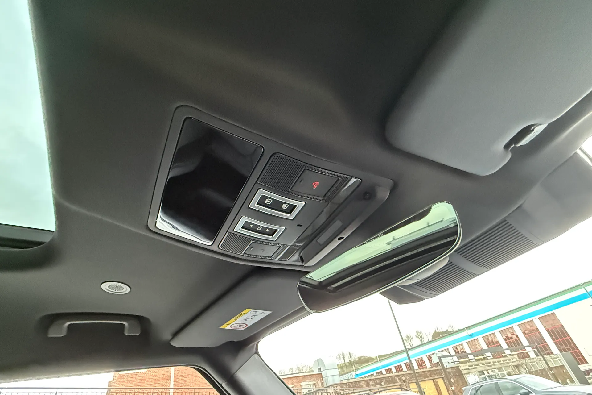 LAND ROVER Defender 90 thumbnail image number 56