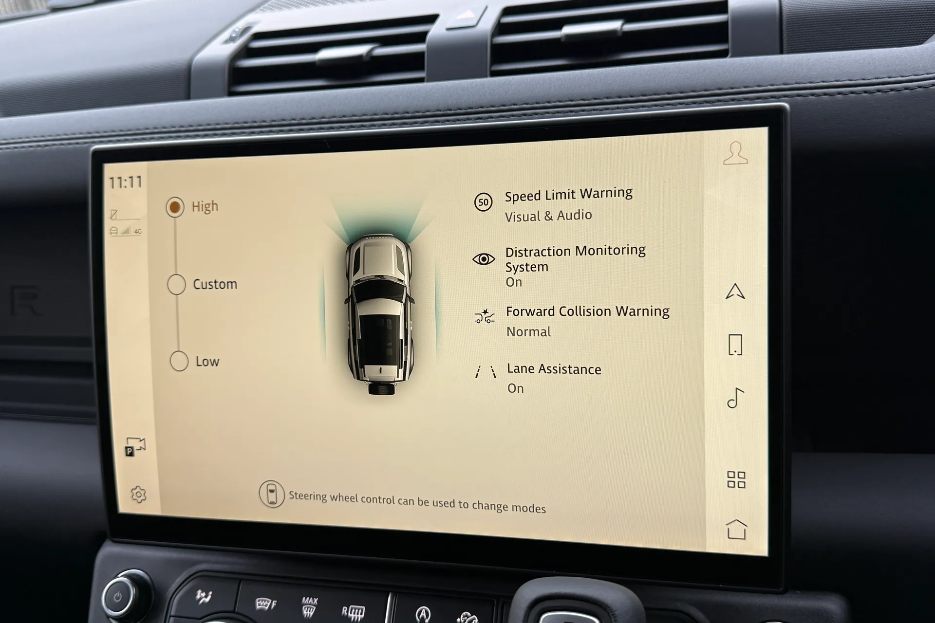 LAND ROVER Defender 90 thumbnail image number 30