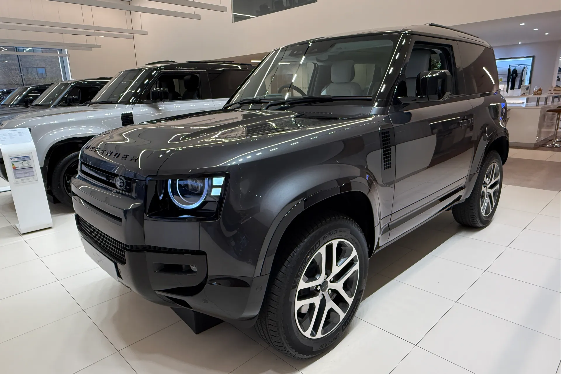 LAND ROVER Defender 90 thumbnail image number 14