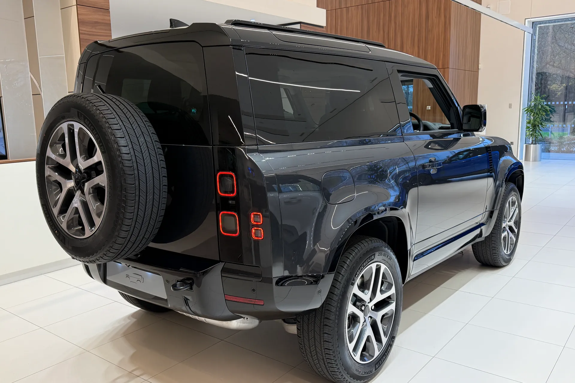 LAND ROVER Defender 90 thumbnail image number 10