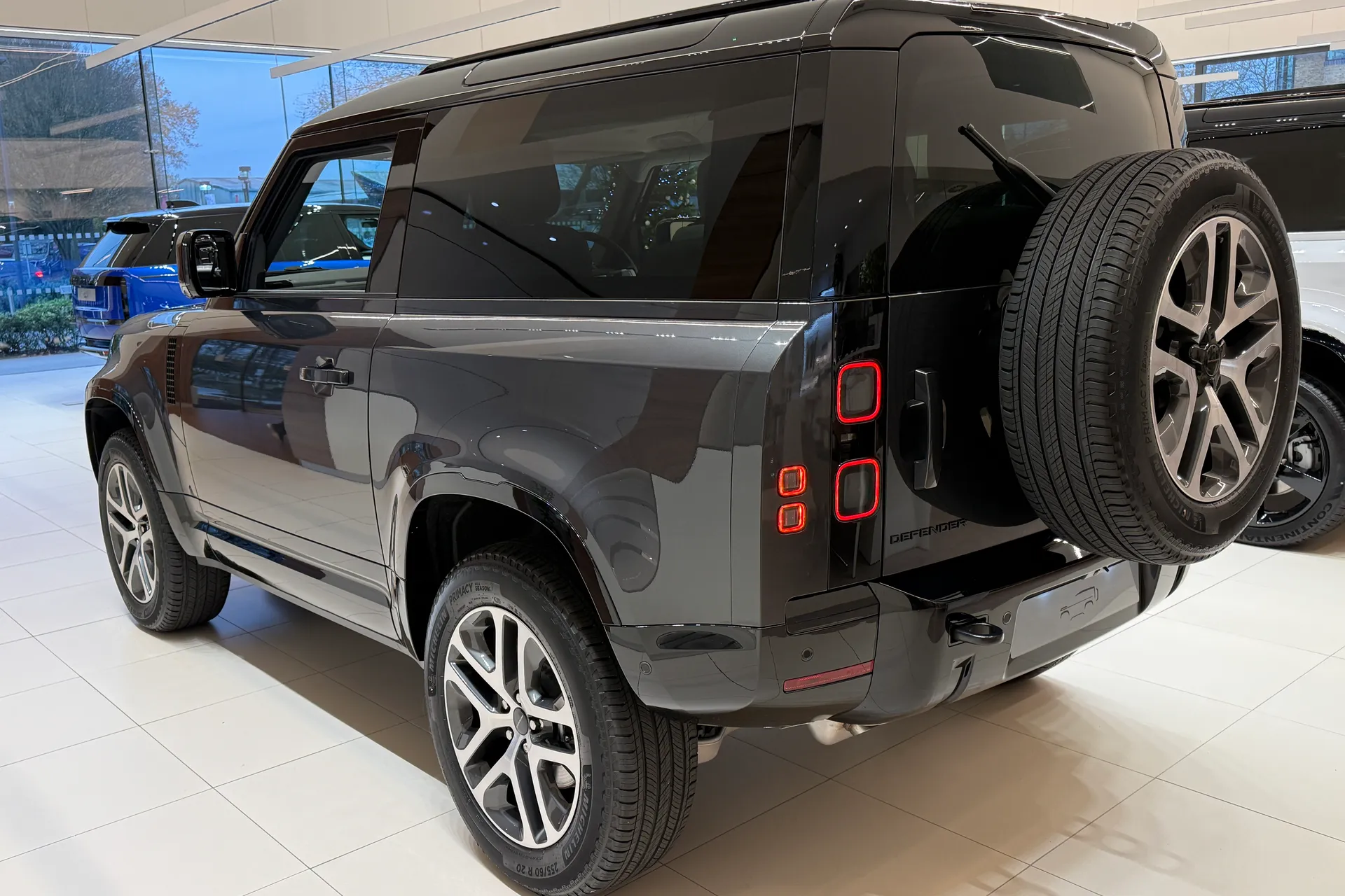 LAND ROVER Defender 90 thumbnail image number 13