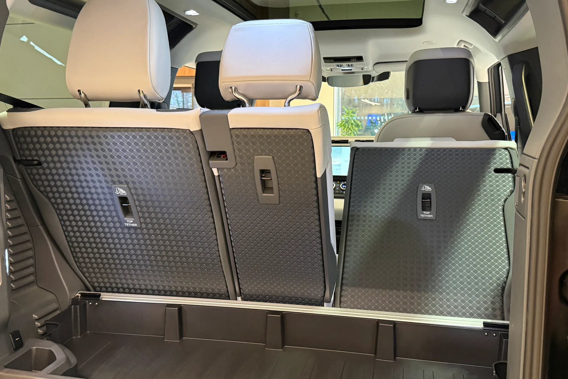 LAND ROVER Defender 90 thumbnail image number 27