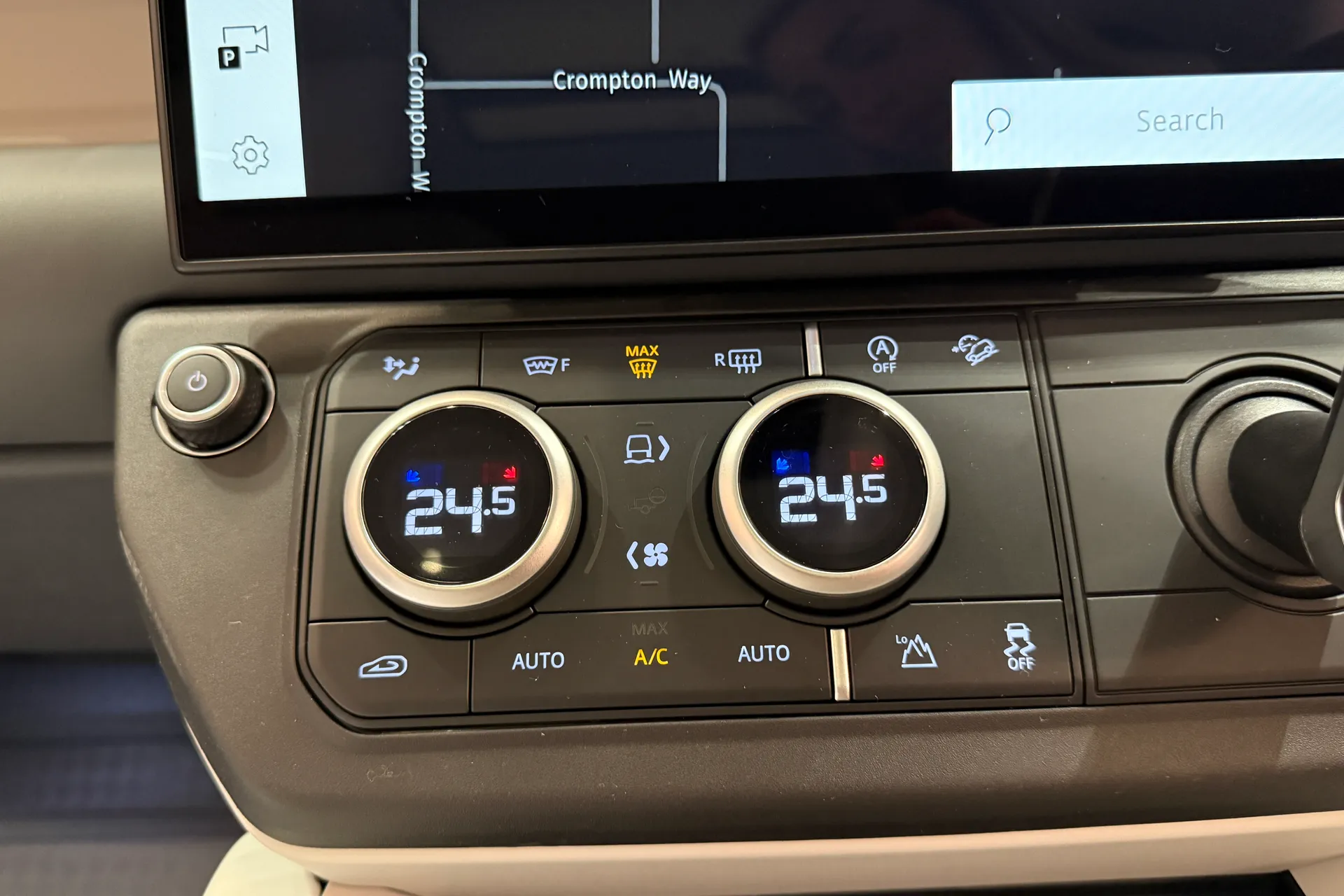 LAND ROVER Defender 90 thumbnail image number 20