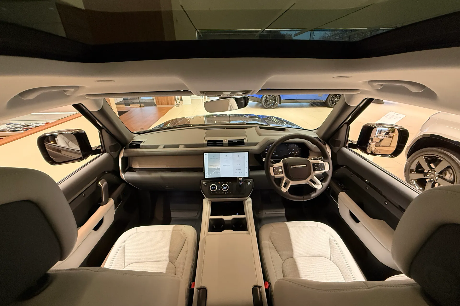 LAND ROVER Defender 90 thumbnail image number 3