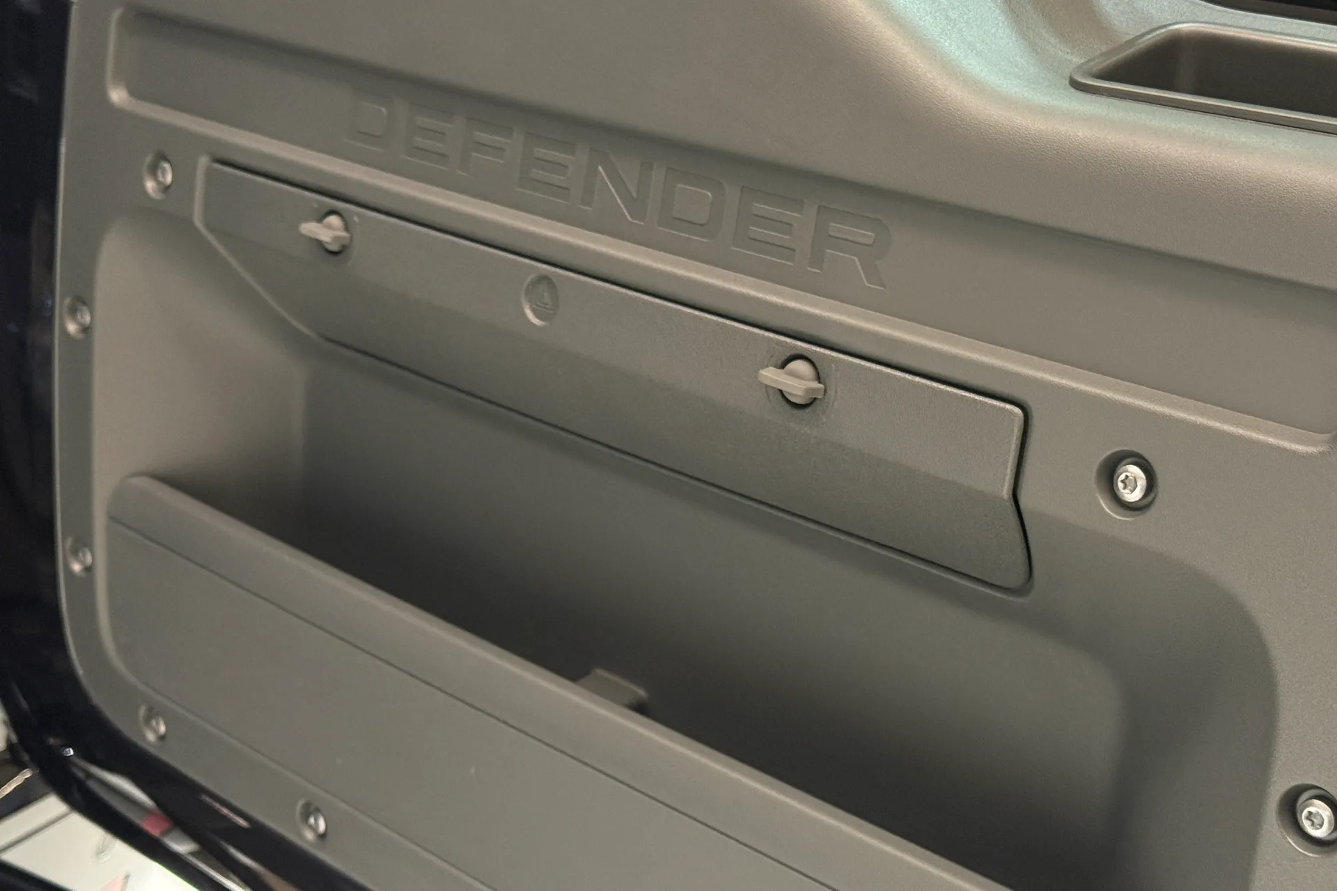 LAND ROVER Defender 90 thumbnail image number 25