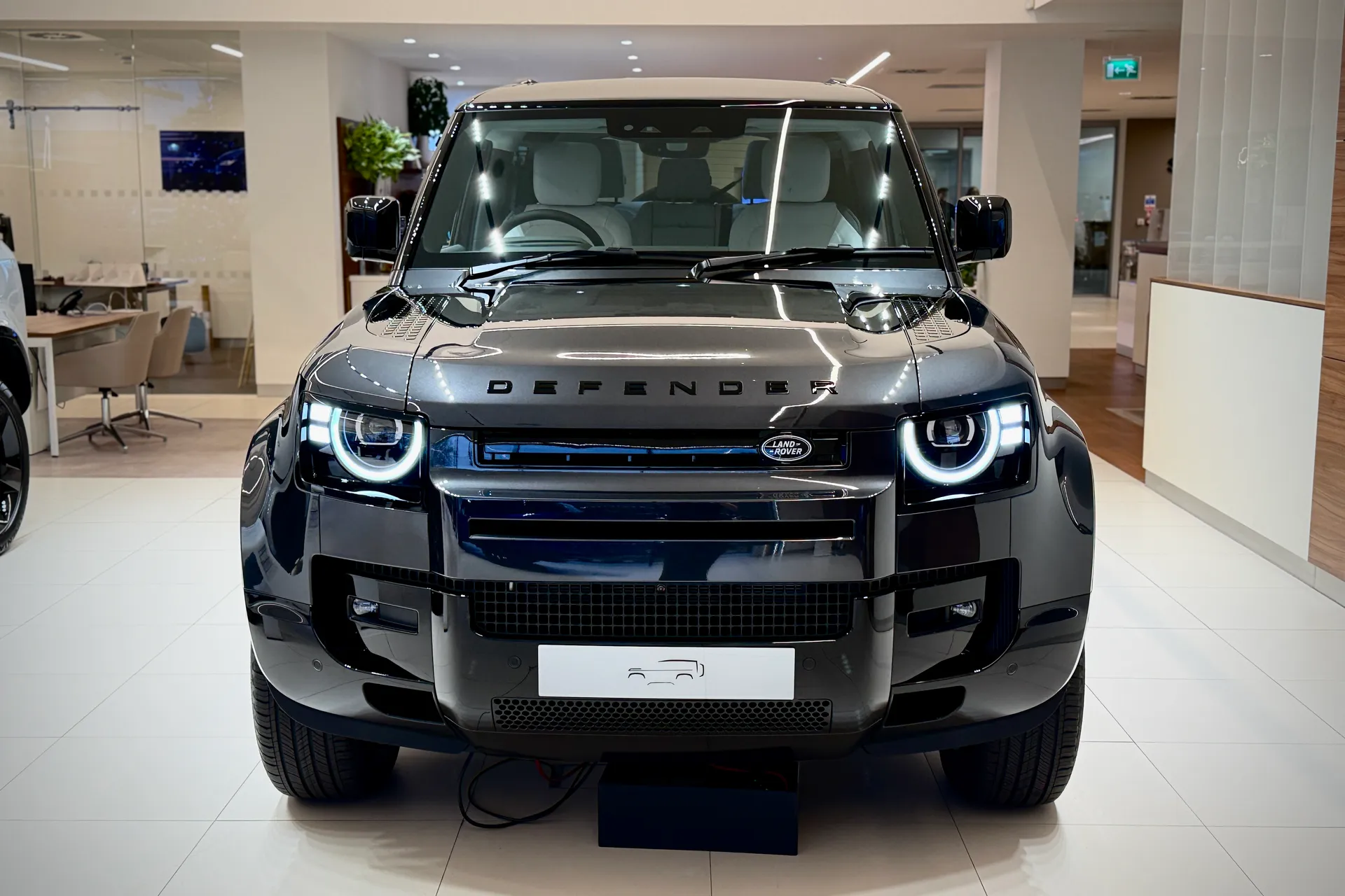 LAND ROVER Defender 90 thumbnail image number 11