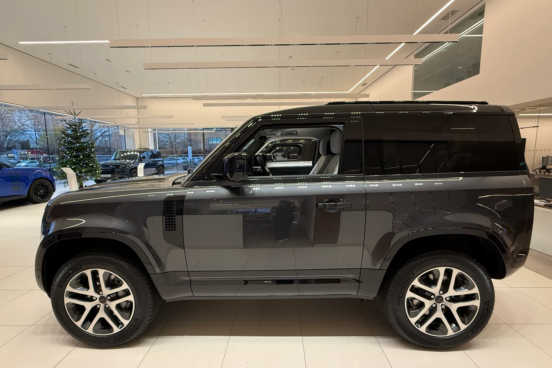 LAND ROVER Defender 90 thumbnail image number 9