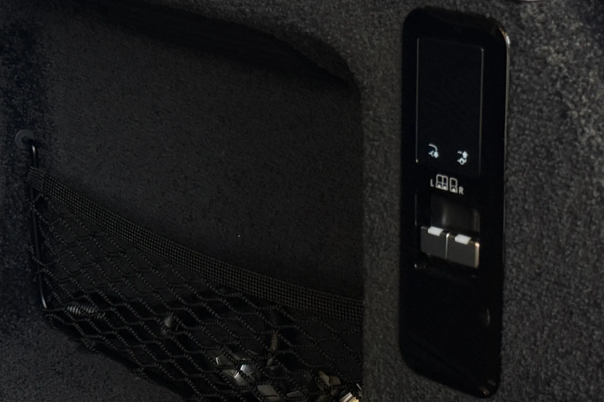 LAND ROVER RANGE ROVER thumbnail image number 40