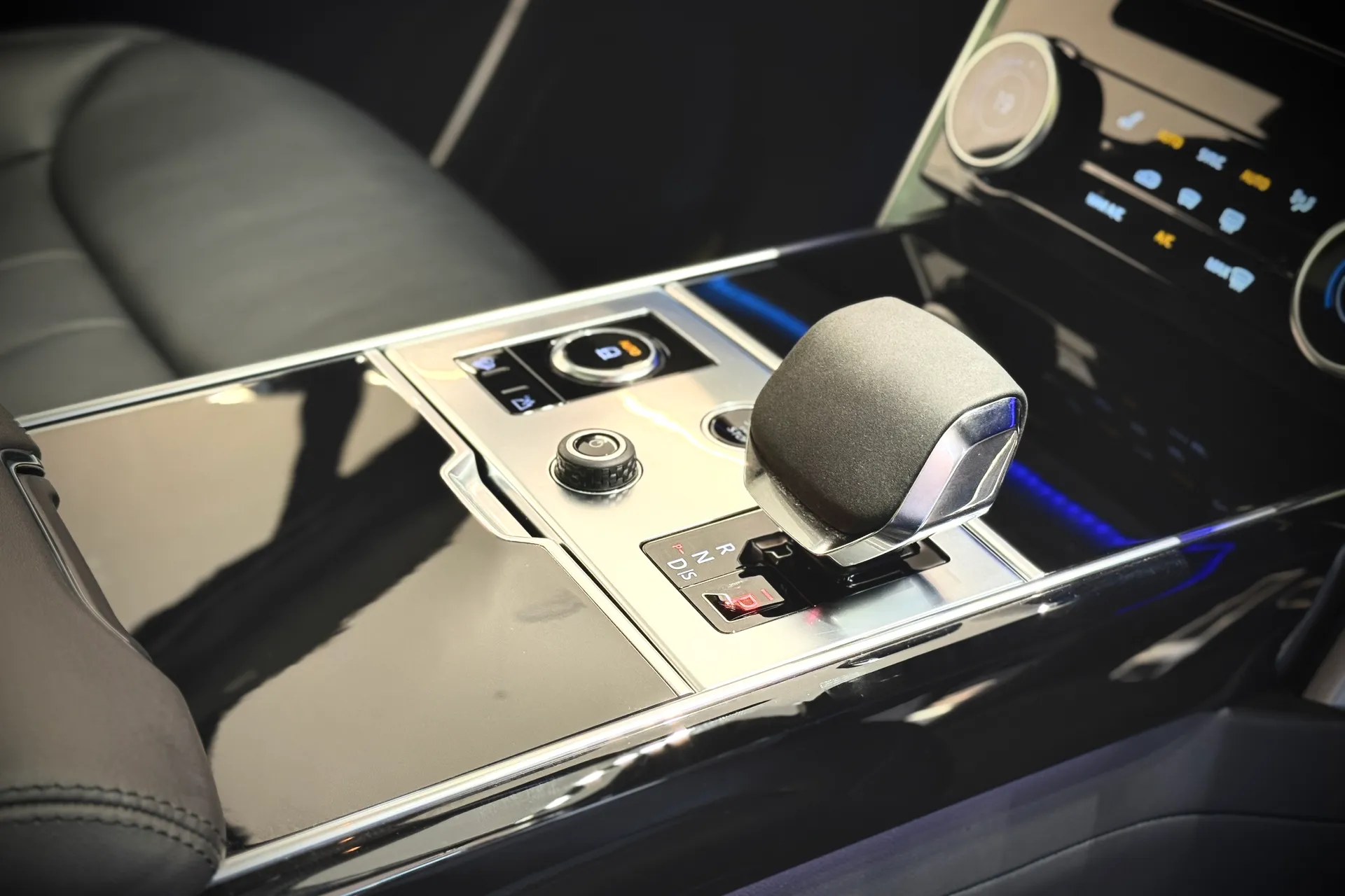 LAND ROVER RANGE ROVER thumbnail image number 30