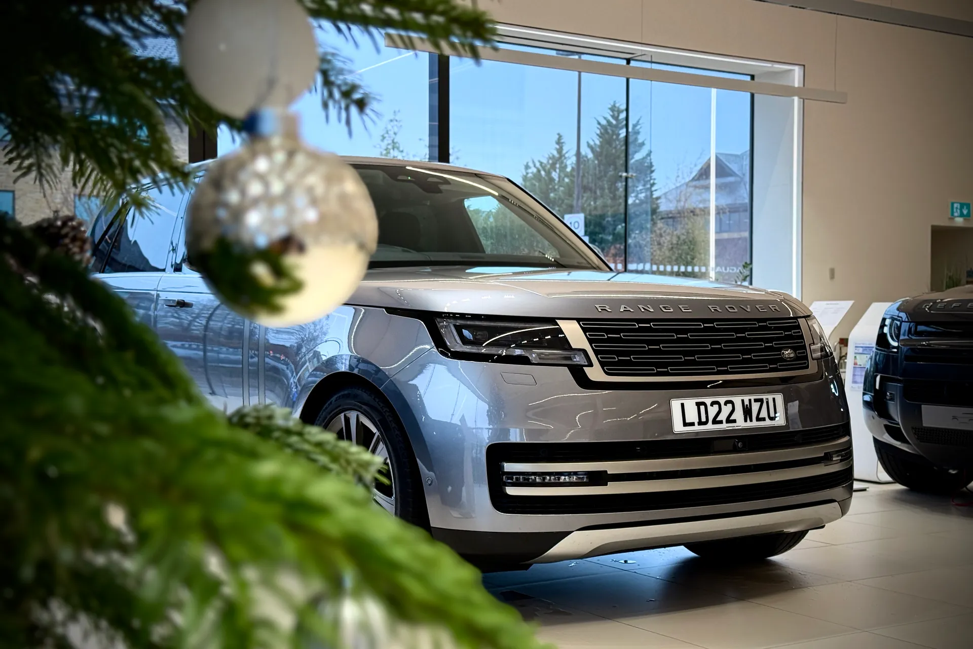 LAND ROVER RANGE ROVER thumbnail image number 11