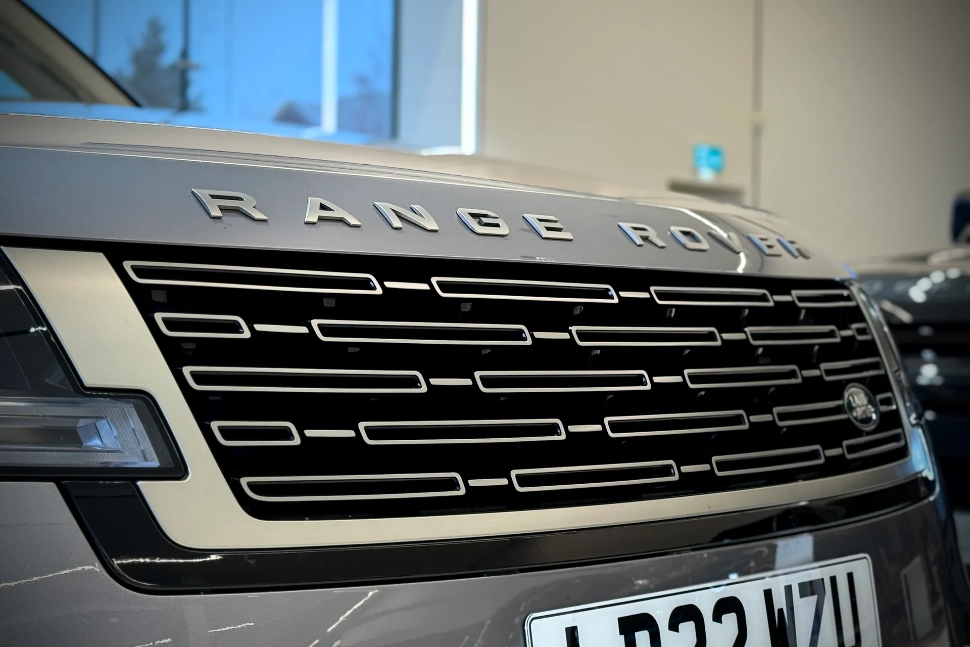 LAND ROVER RANGE ROVER thumbnail image number 12