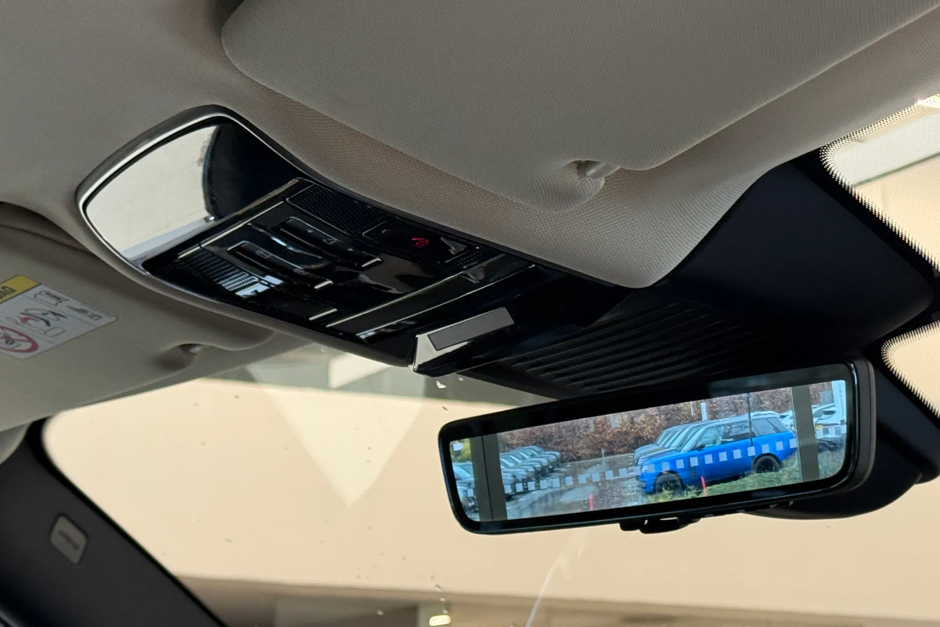 LAND ROVER RANGE ROVER thumbnail image number 32