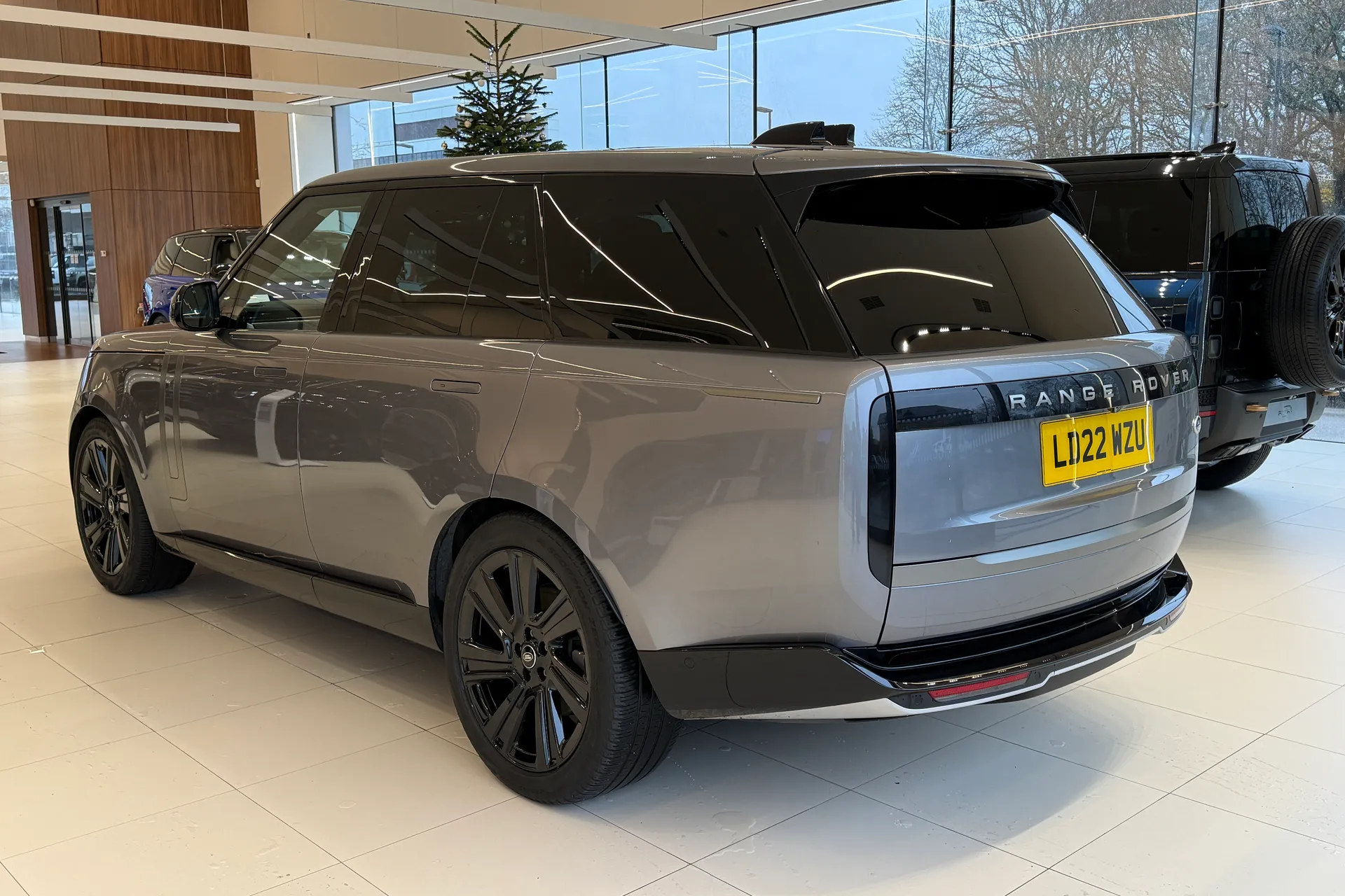 LAND ROVER RANGE ROVER thumbnail image number 21