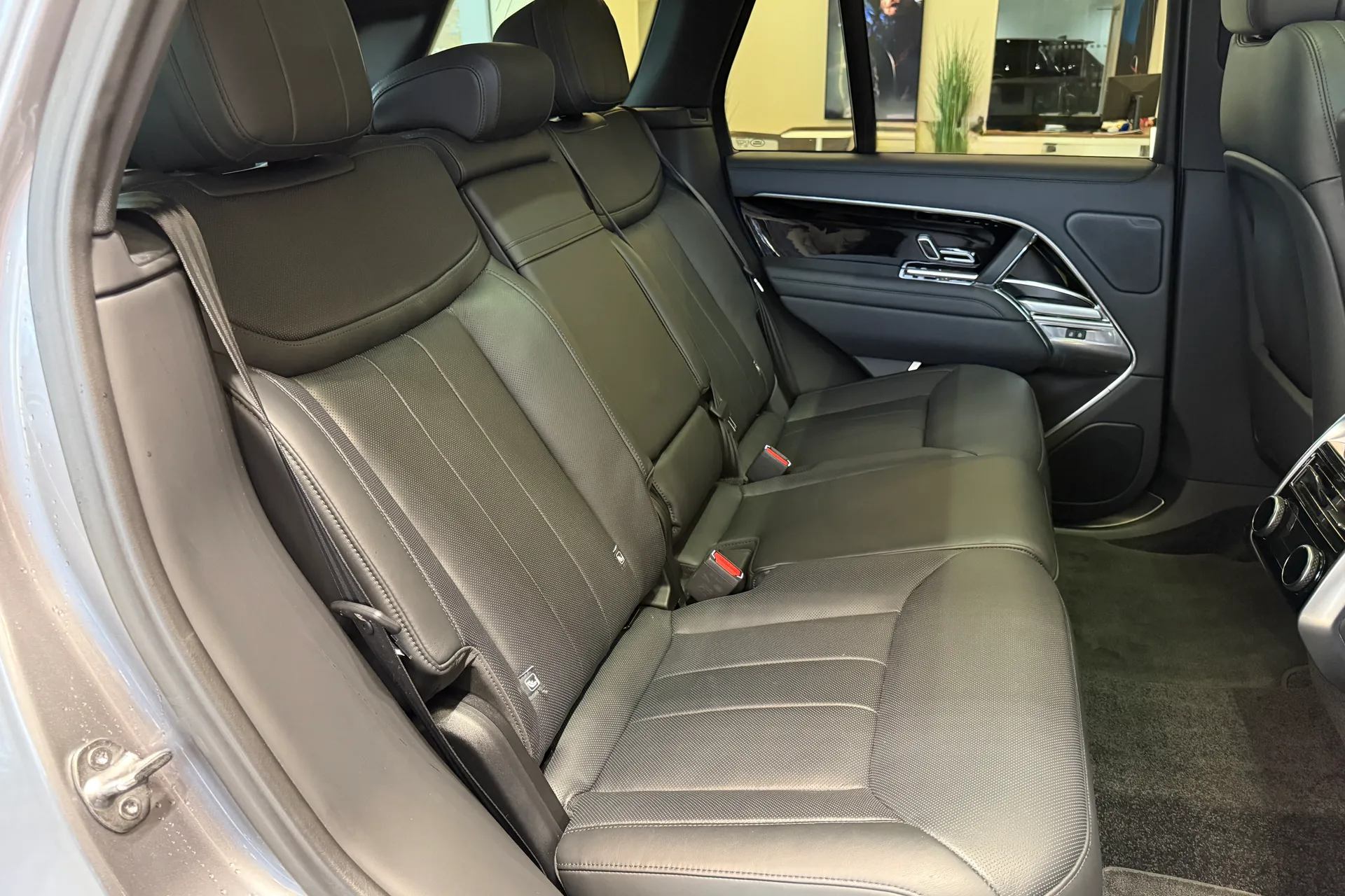 LAND ROVER RANGE ROVER thumbnail image number 43