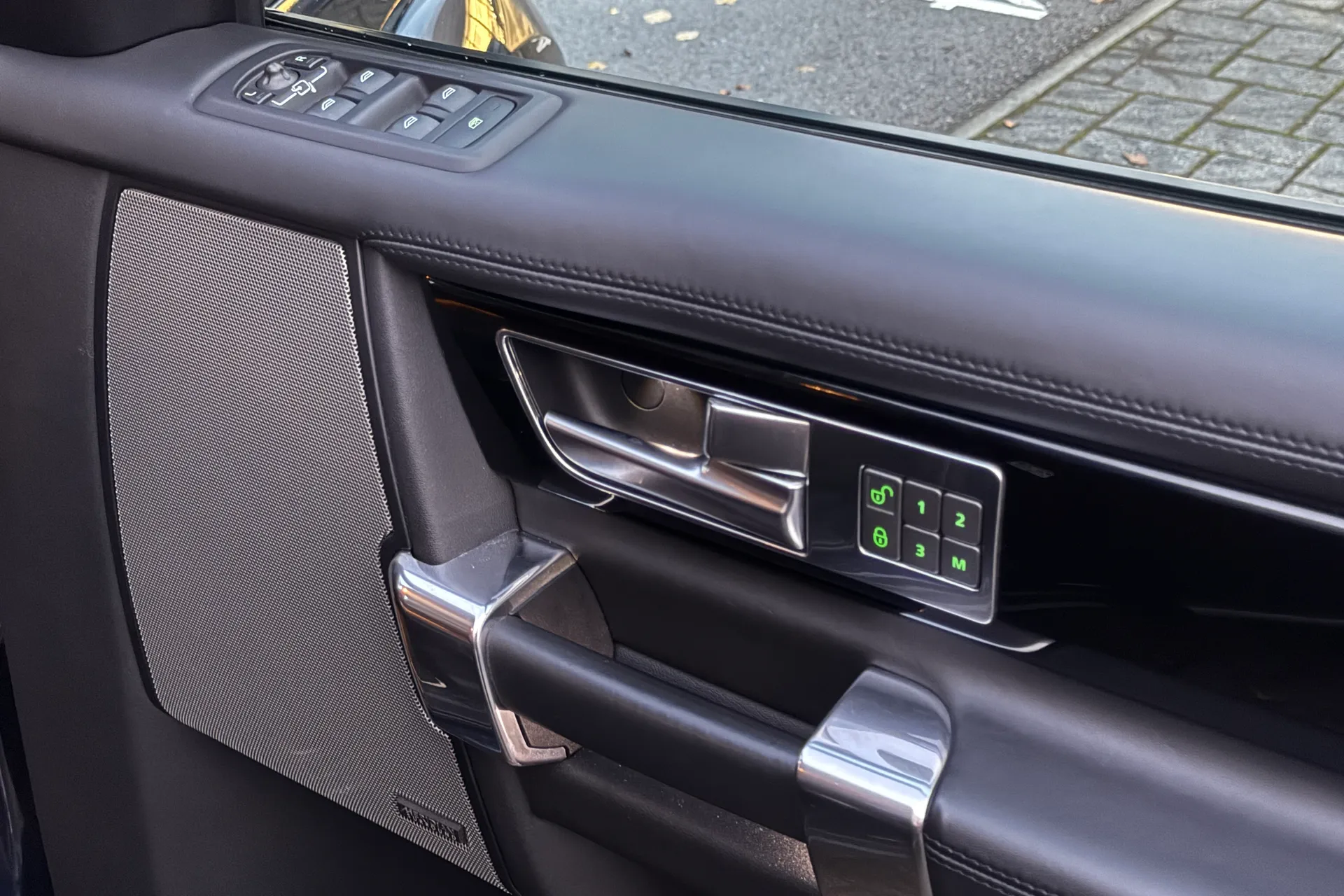 LAND ROVER DISCOVERY thumbnail image number 25