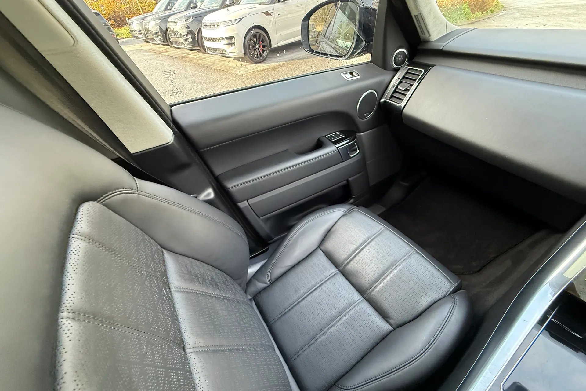 LAND ROVER RANGE ROVER SPORT thumbnail image number 12