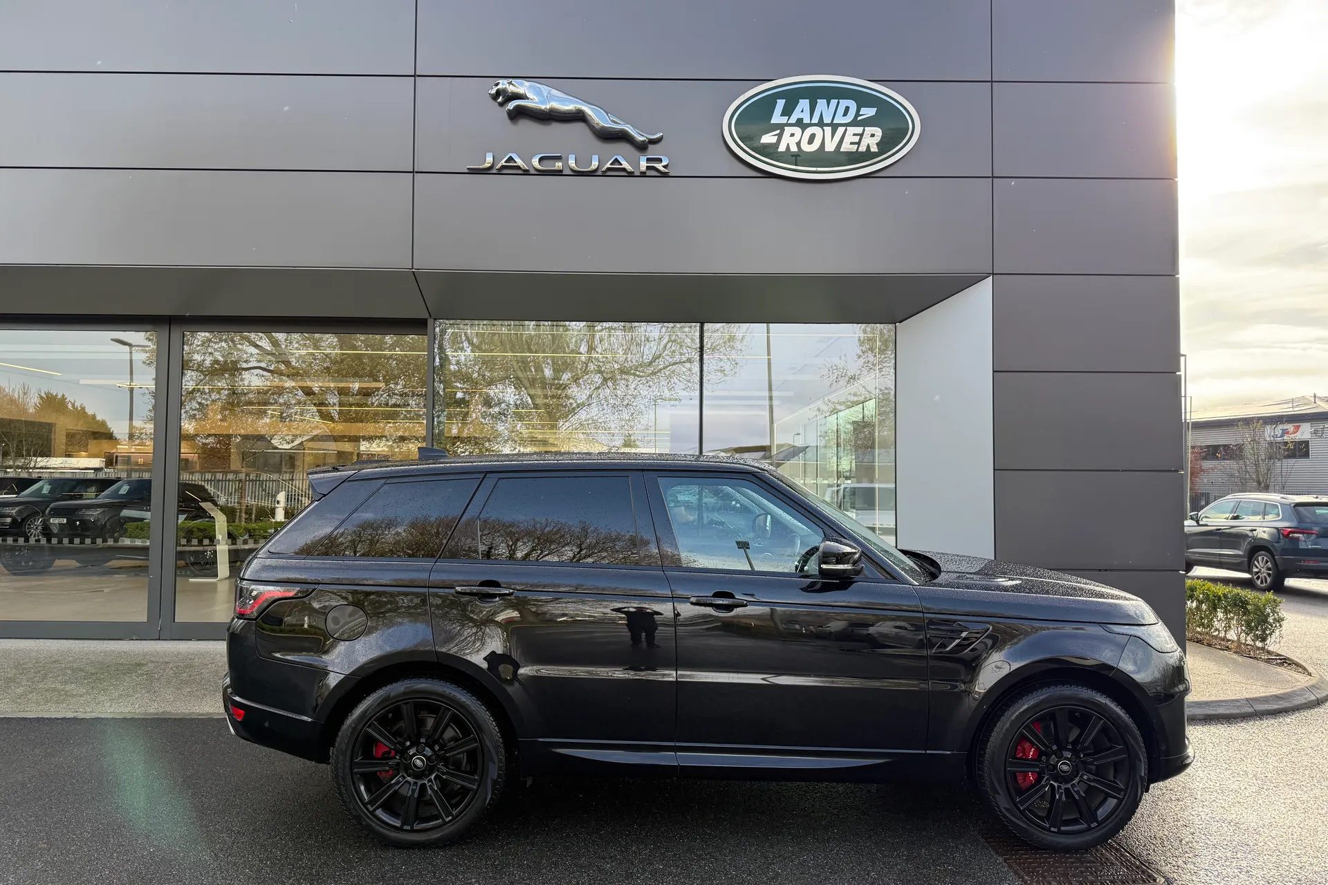 LAND ROVER RANGE ROVER SPORT thumbnail image number 2