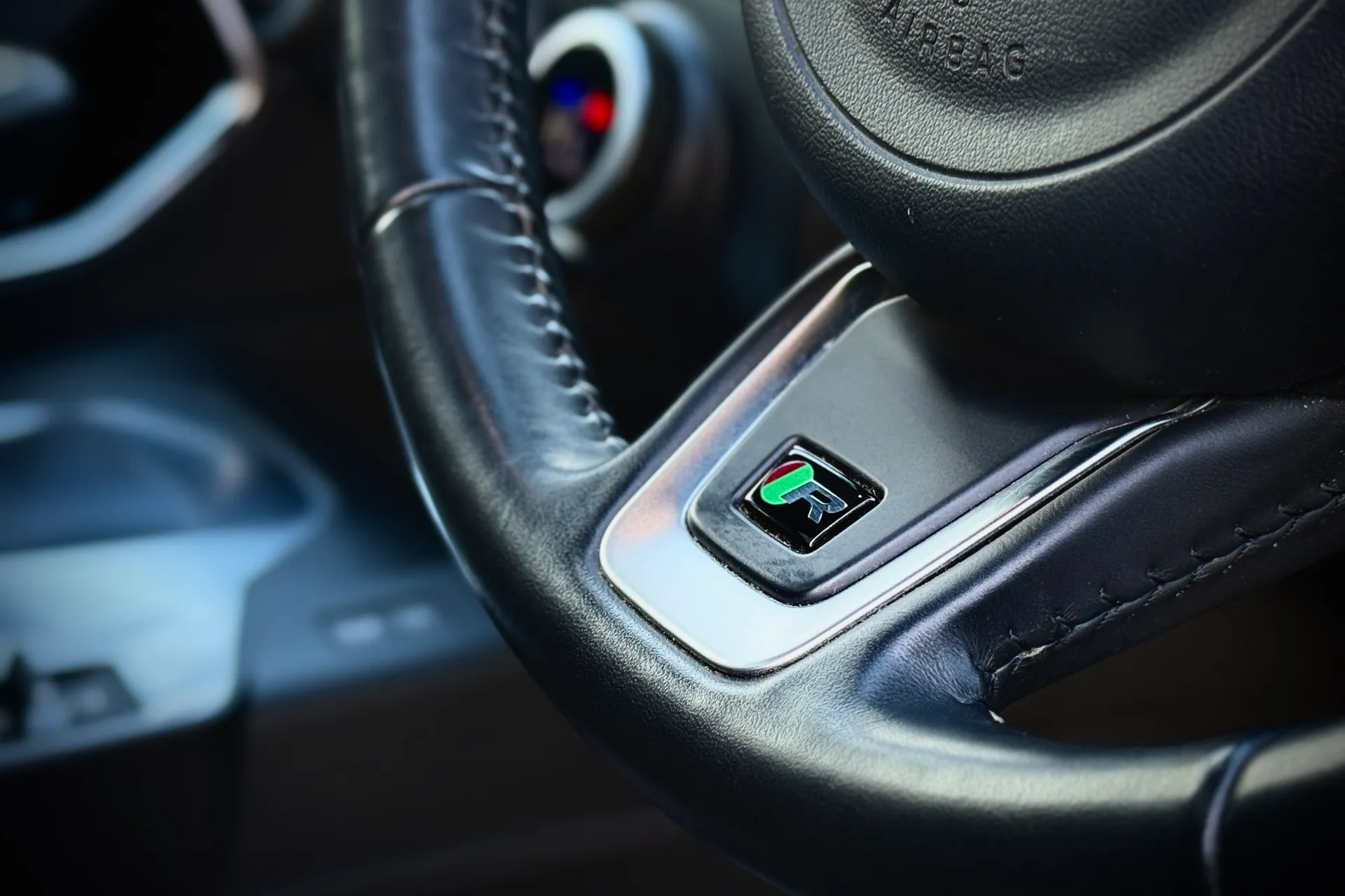 Jaguar E-PACE thumbnail image number 37