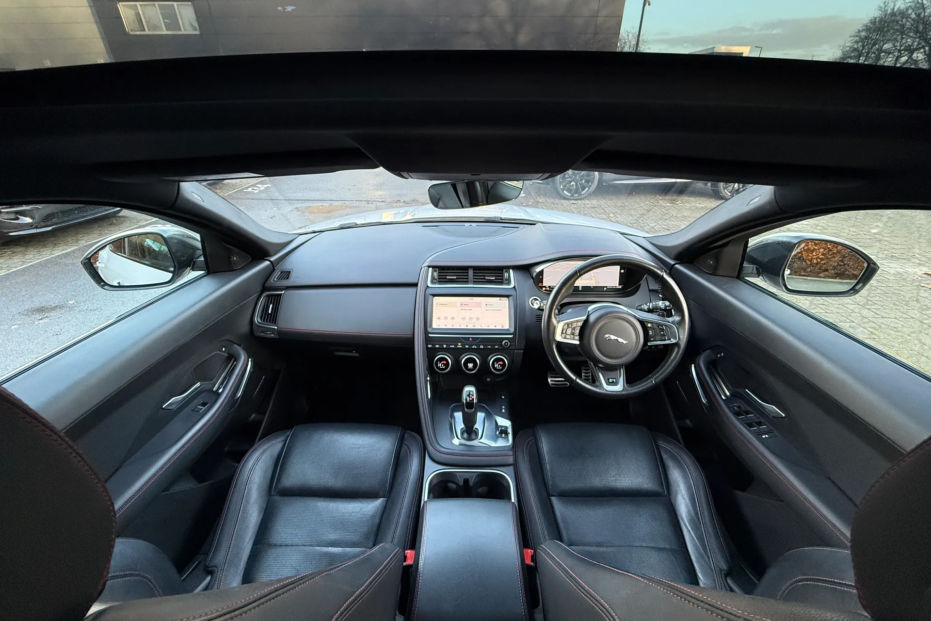 Jaguar E-PACE thumbnail image number 3