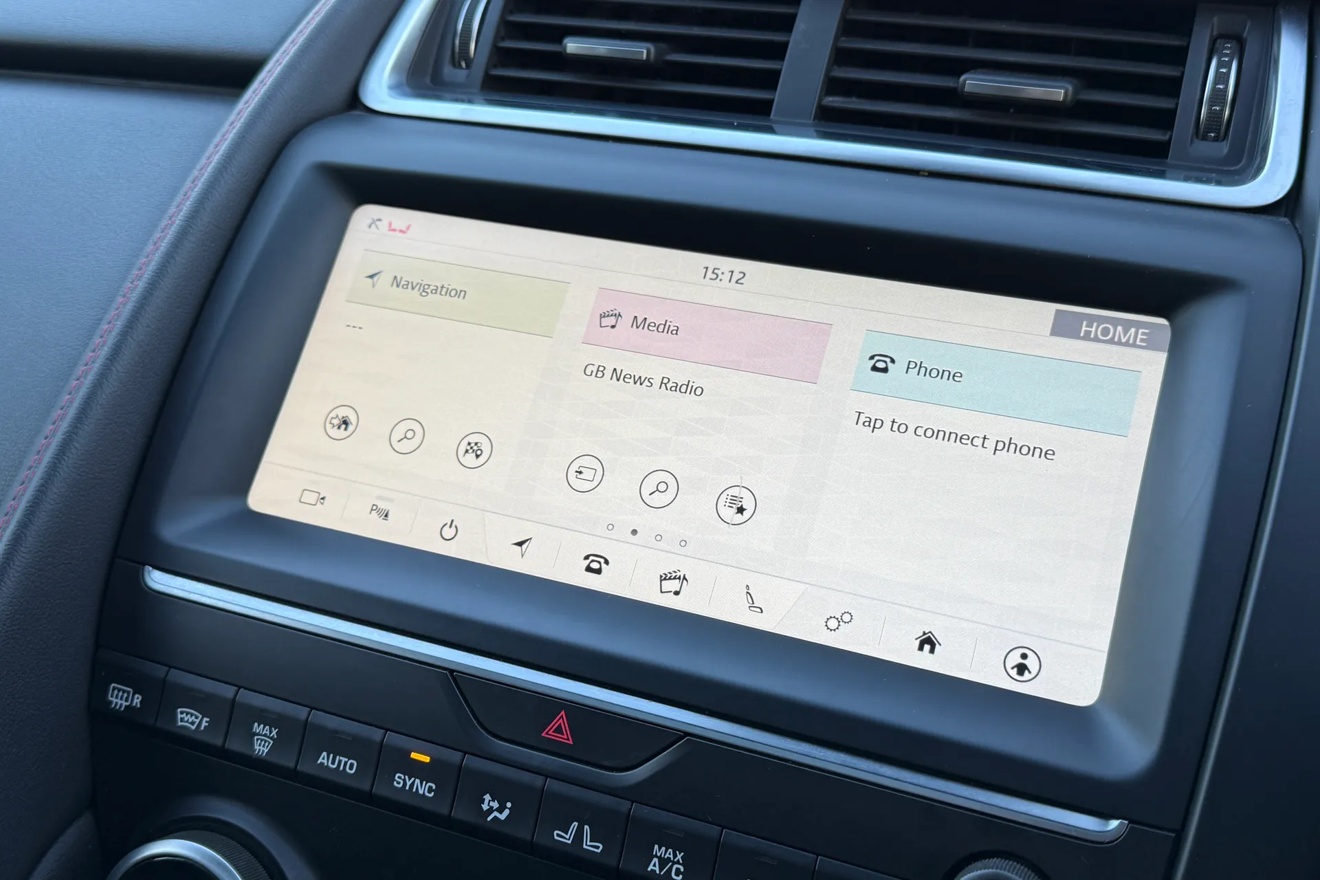 Jaguar E-PACE thumbnail image number 50