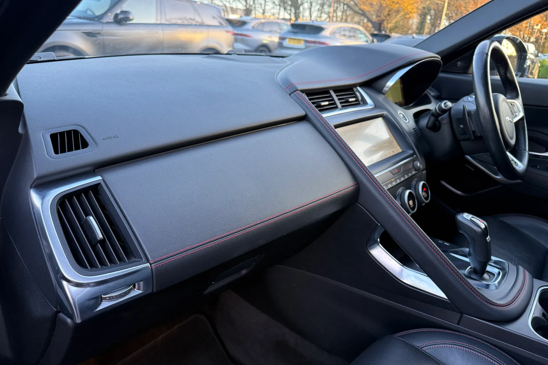 Jaguar E-PACE thumbnail image number 40