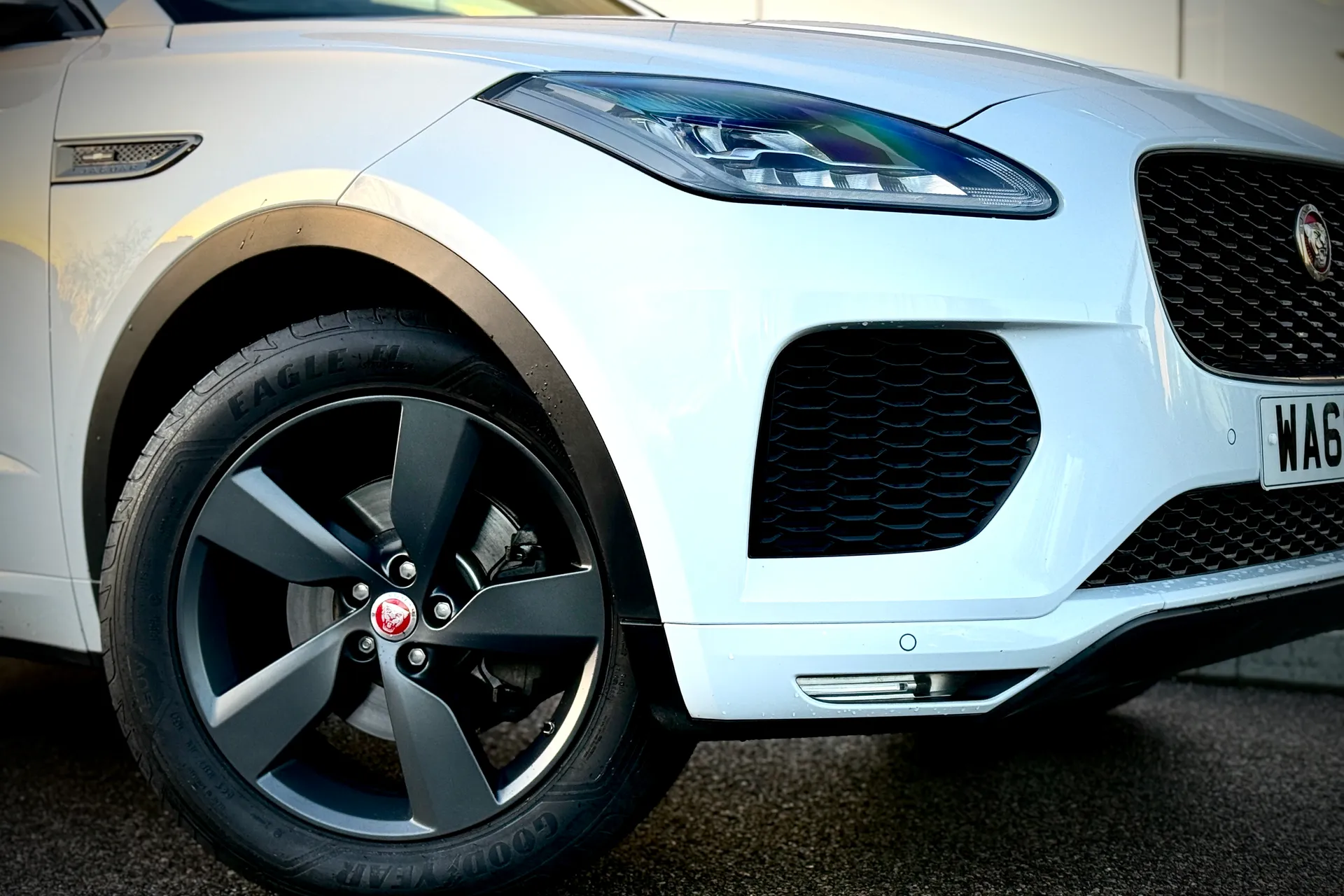 Jaguar E-PACE thumbnail image number 9