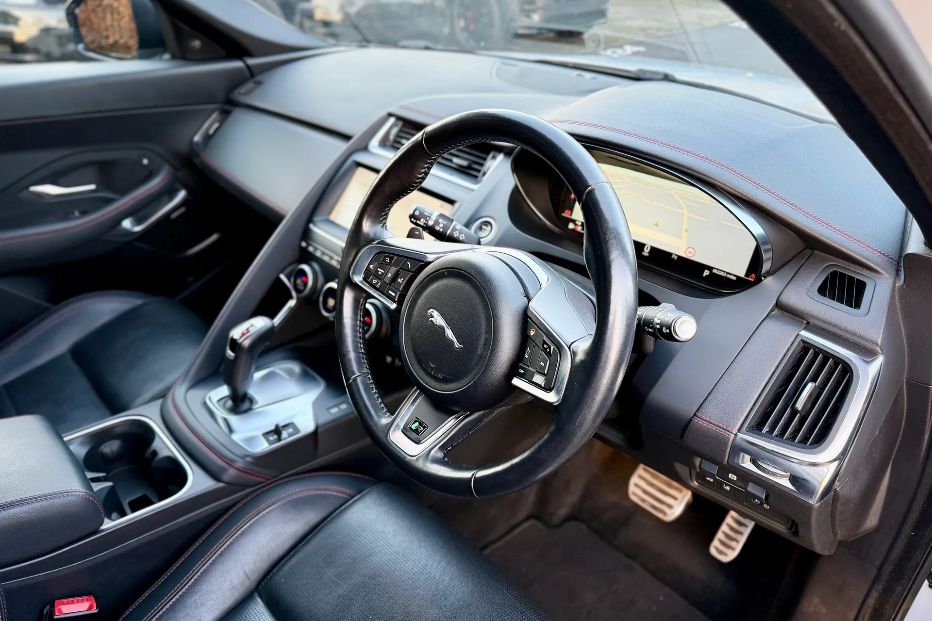 Jaguar E-PACE thumbnail image number 38