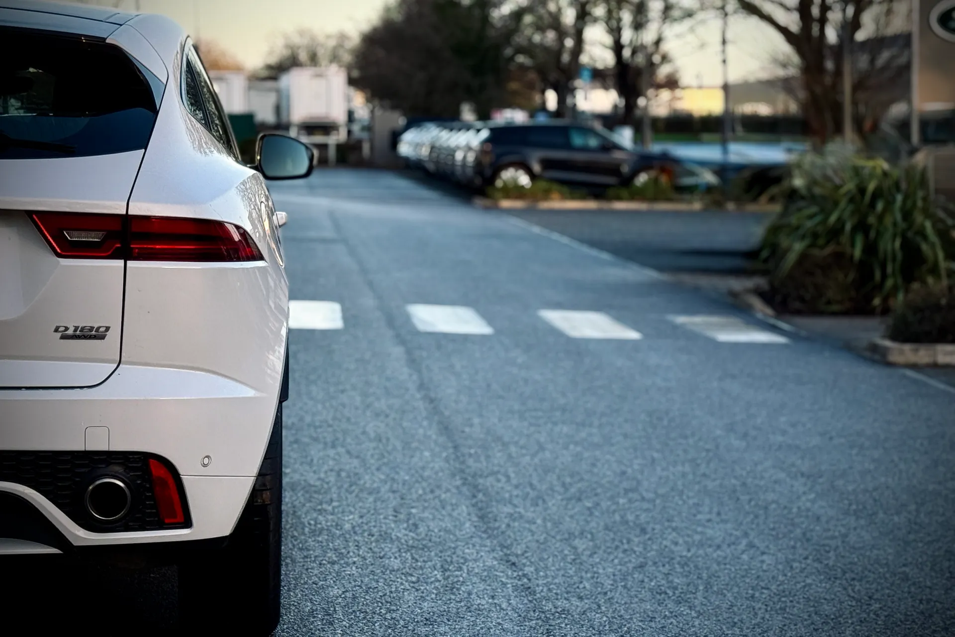 Jaguar E-PACE thumbnail image number 16