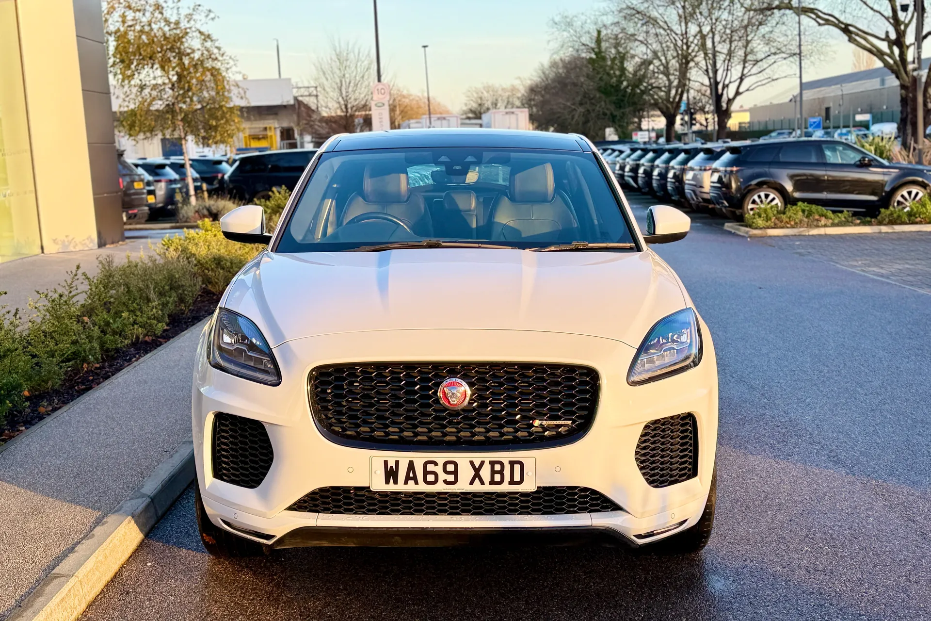 Jaguar E-PACE thumbnail image number 13