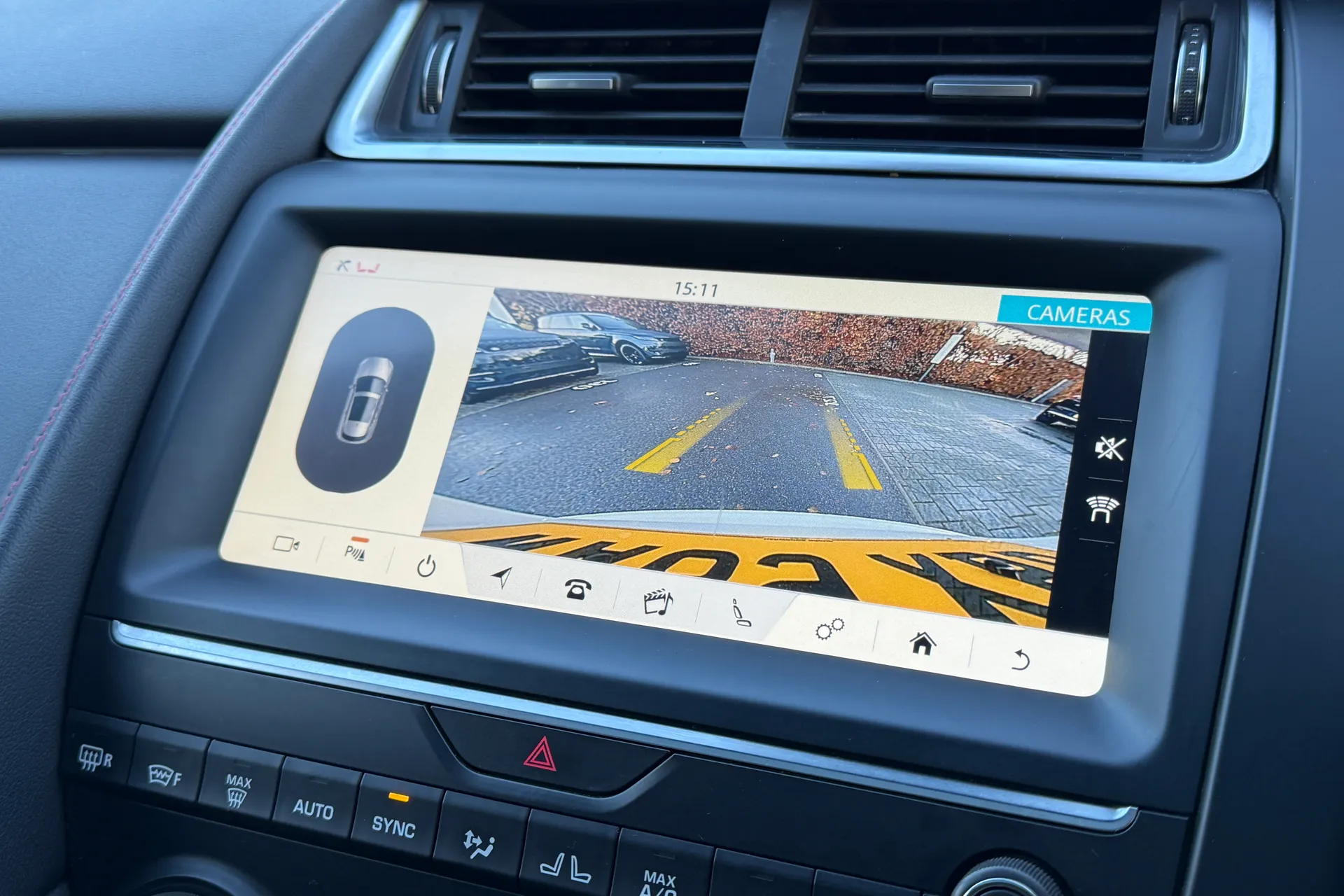 Jaguar E-PACE thumbnail image number 6