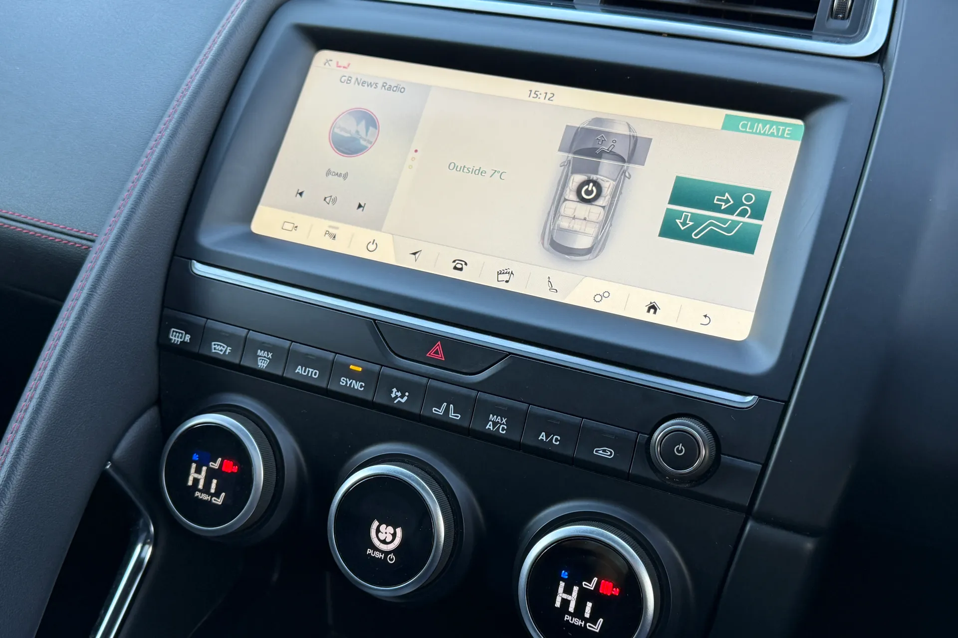 Jaguar E-PACE thumbnail image number 48