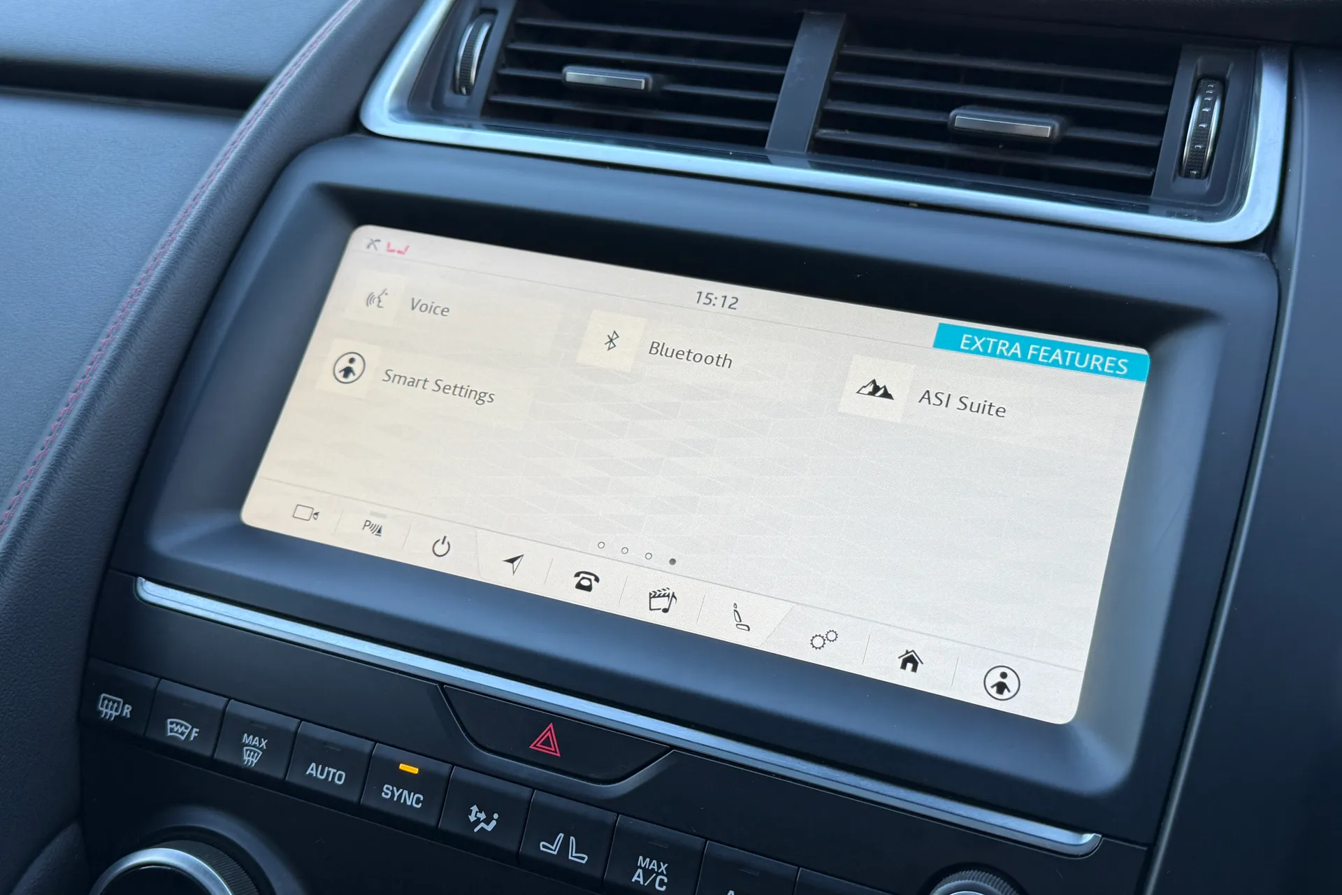 Jaguar E-PACE thumbnail image number 52