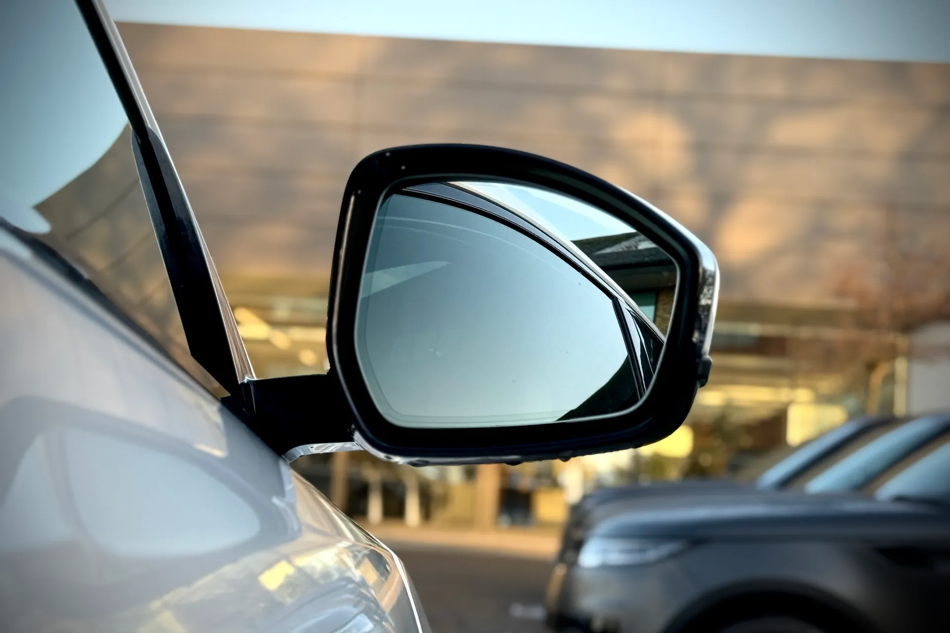 Jaguar E-PACE thumbnail image number 11