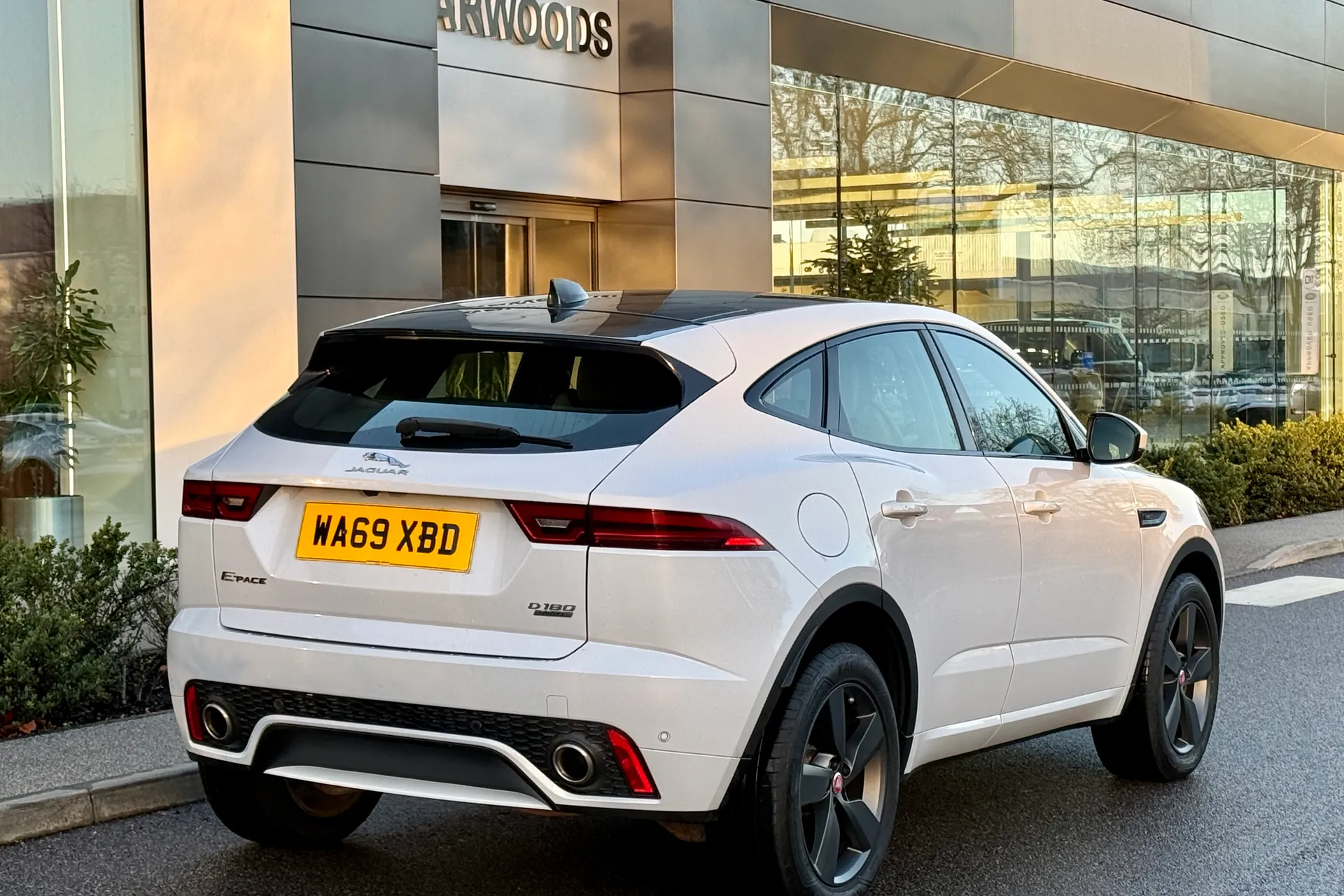 Jaguar E-PACE thumbnail image number 10