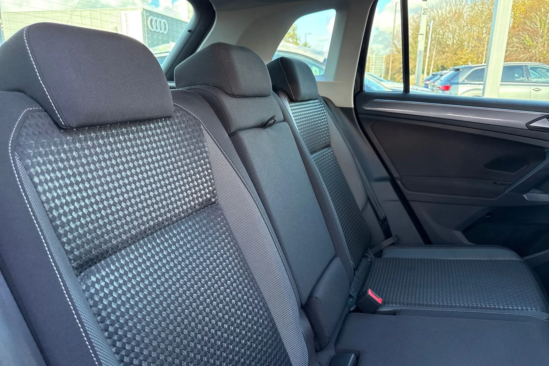 VOLKSWAGEN TIGUAN thumbnail image number 24