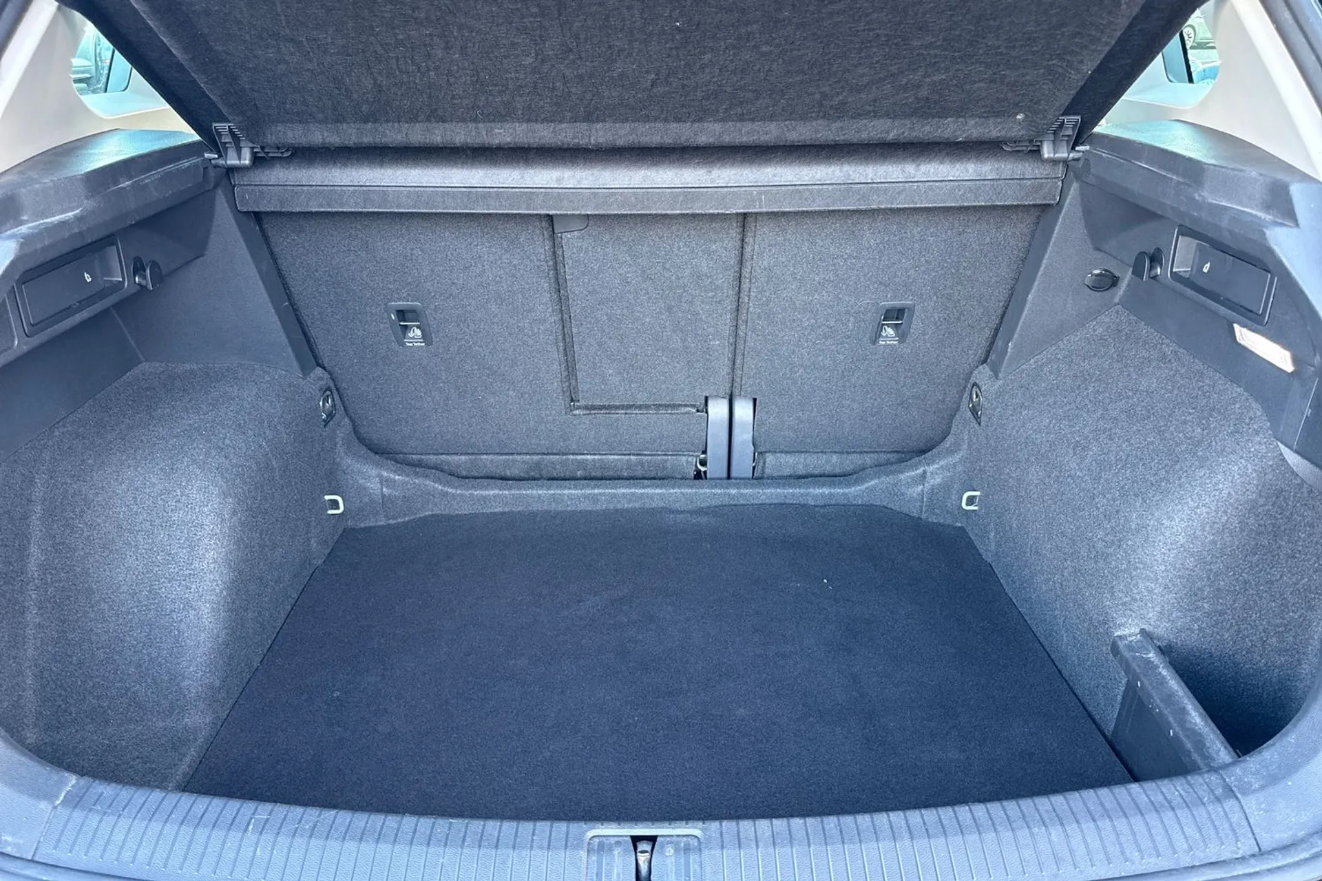 VOLKSWAGEN TIGUAN thumbnail image number 18