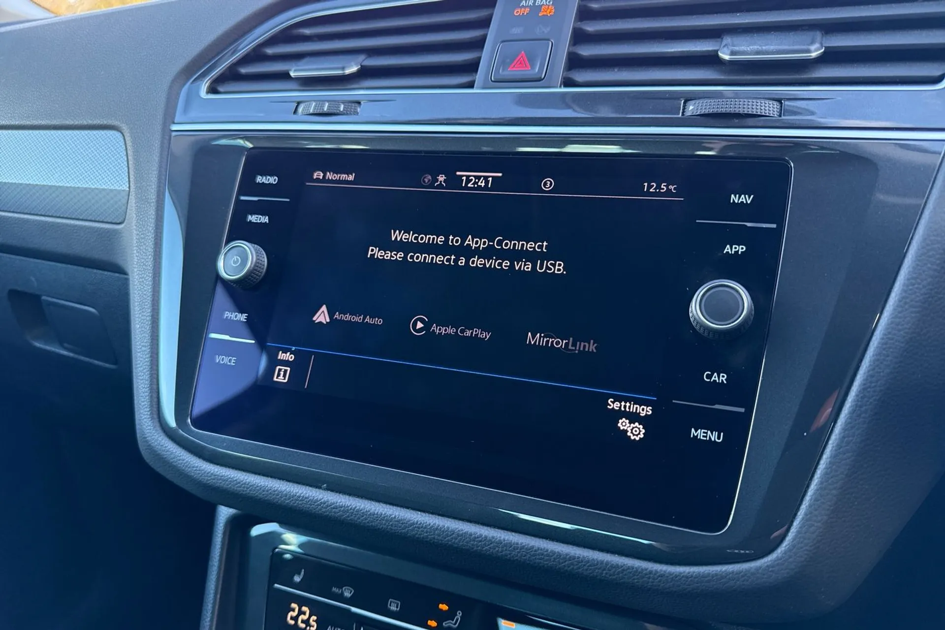 VOLKSWAGEN TIGUAN thumbnail image number 29