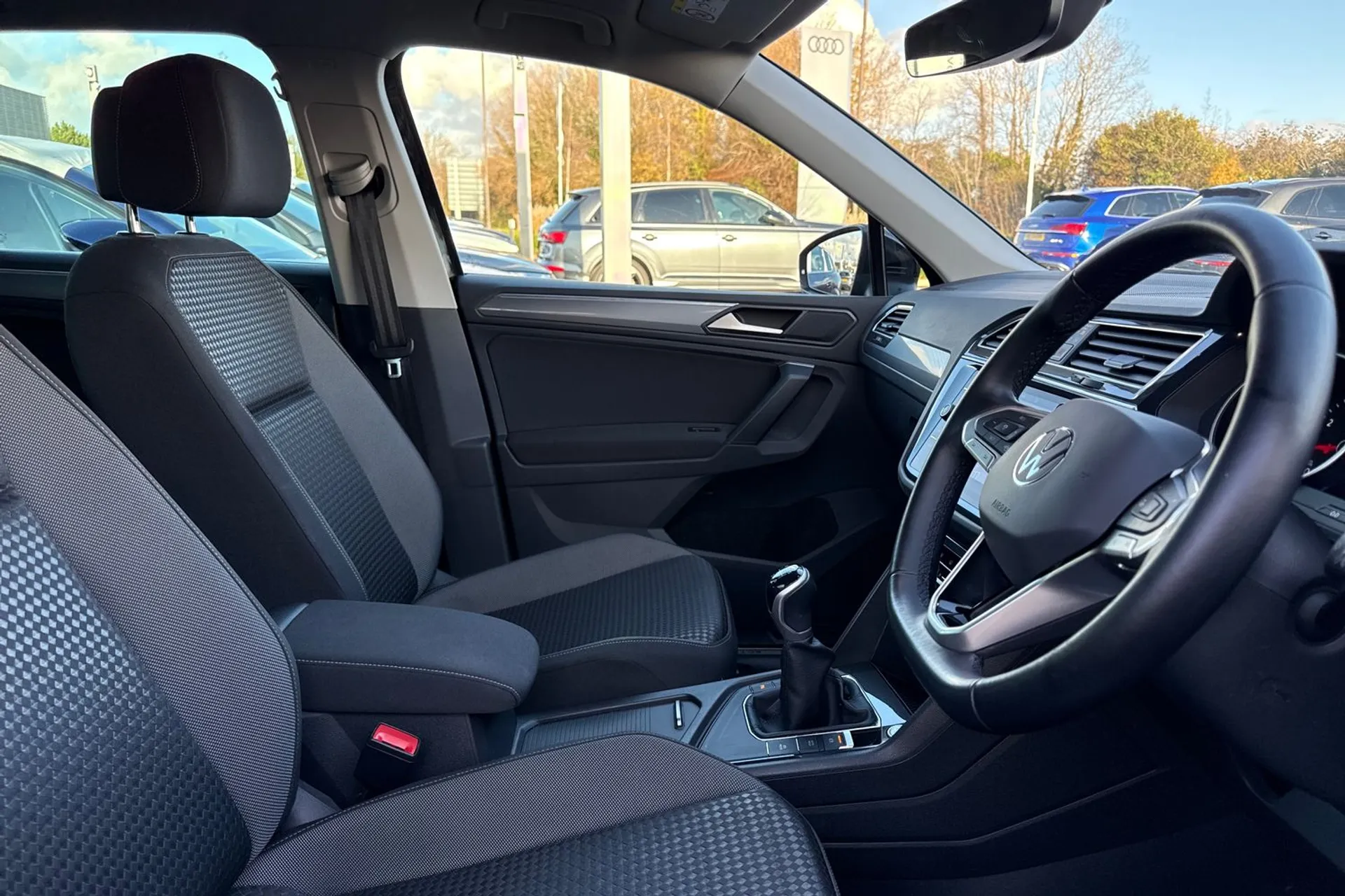 VOLKSWAGEN TIGUAN thumbnail image number 28