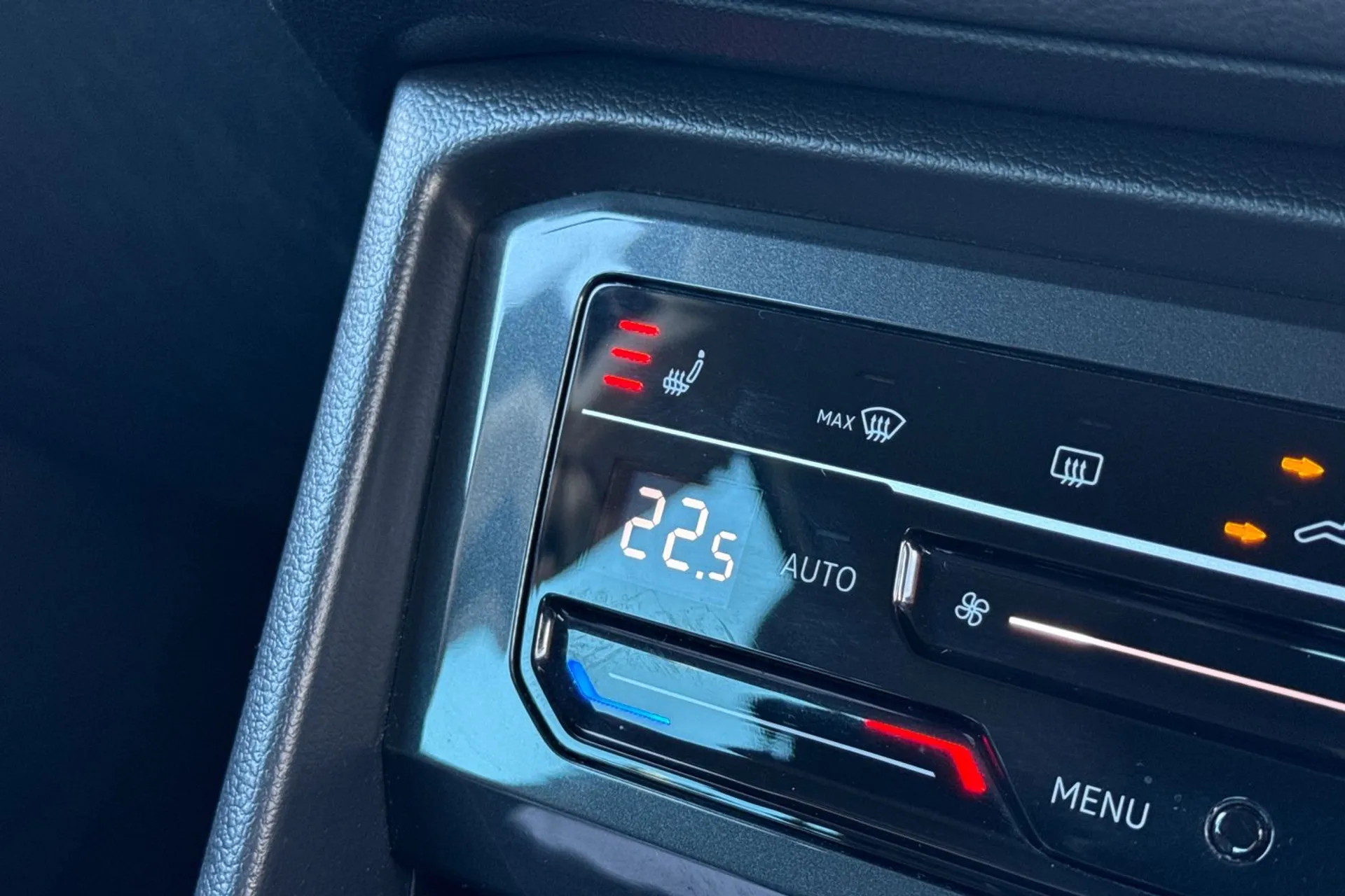 VOLKSWAGEN TIGUAN thumbnail image number 17