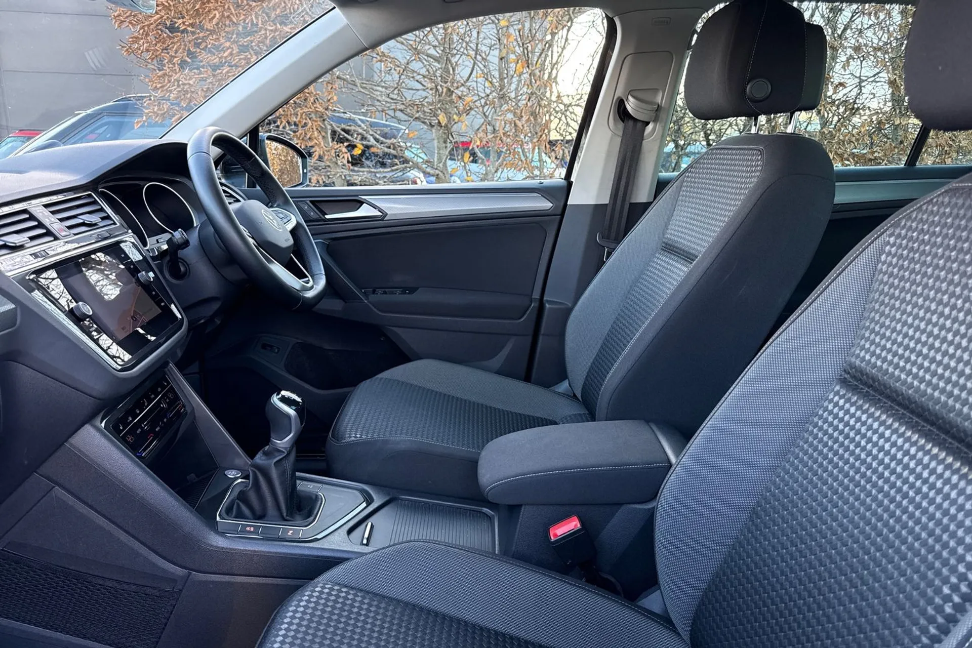 VOLKSWAGEN TIGUAN thumbnail image number 35