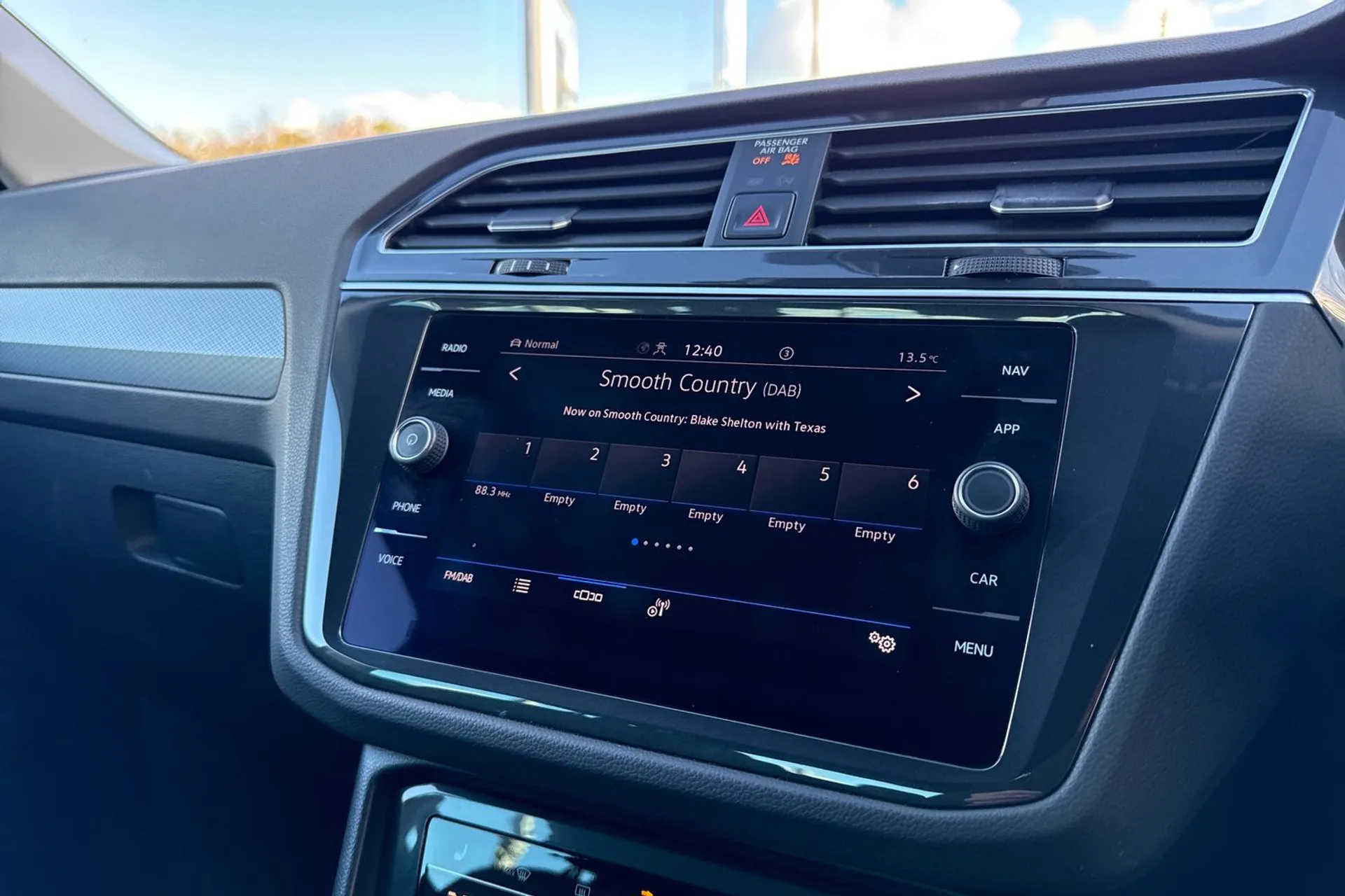 VOLKSWAGEN TIGUAN thumbnail image number 27