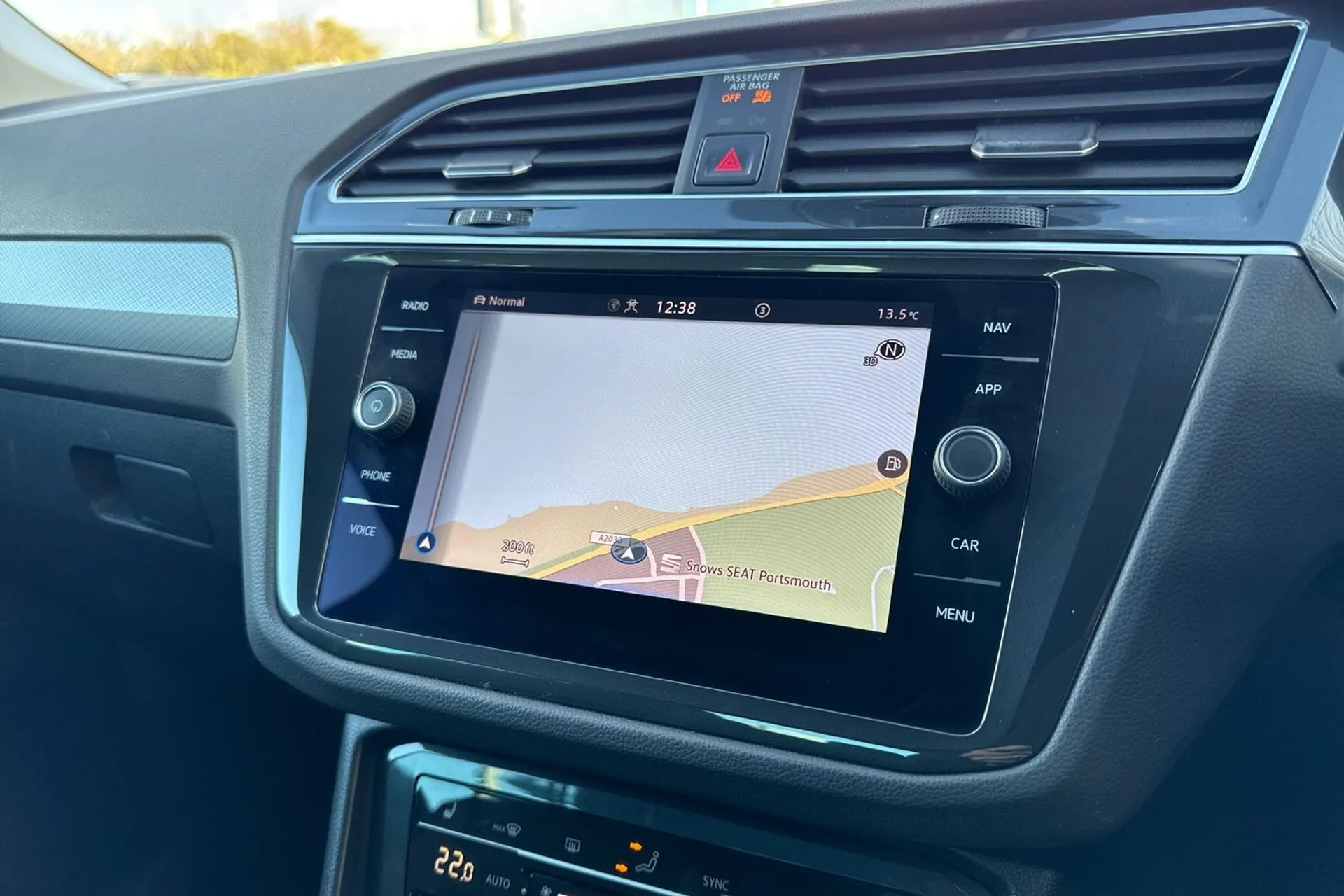 VOLKSWAGEN TIGUAN thumbnail image number 4