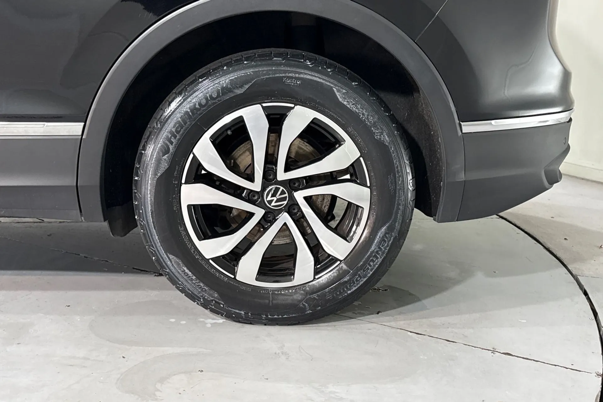 VOLKSWAGEN TIGUAN thumbnail image number 12