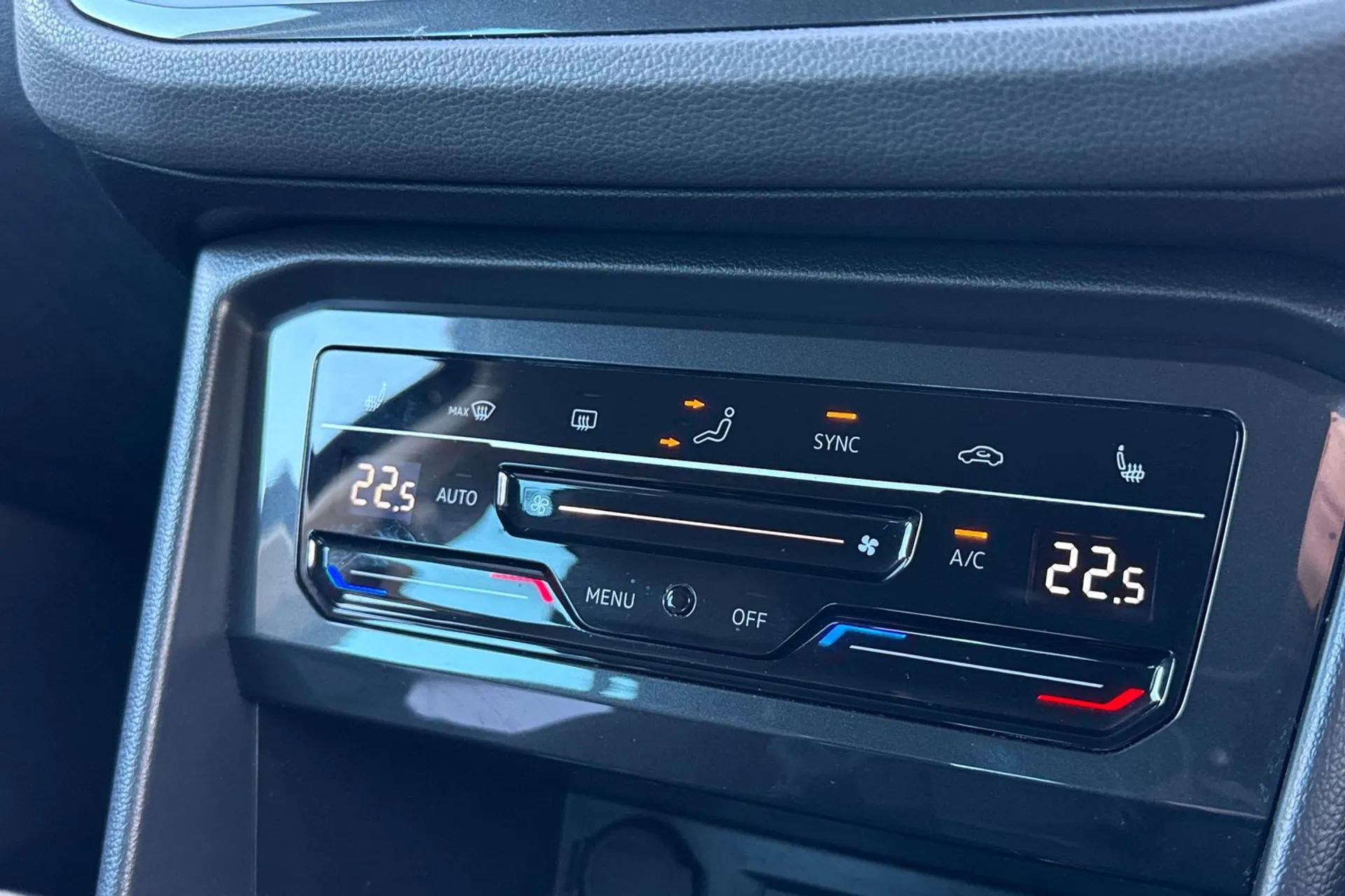 VOLKSWAGEN TIGUAN thumbnail image number 25