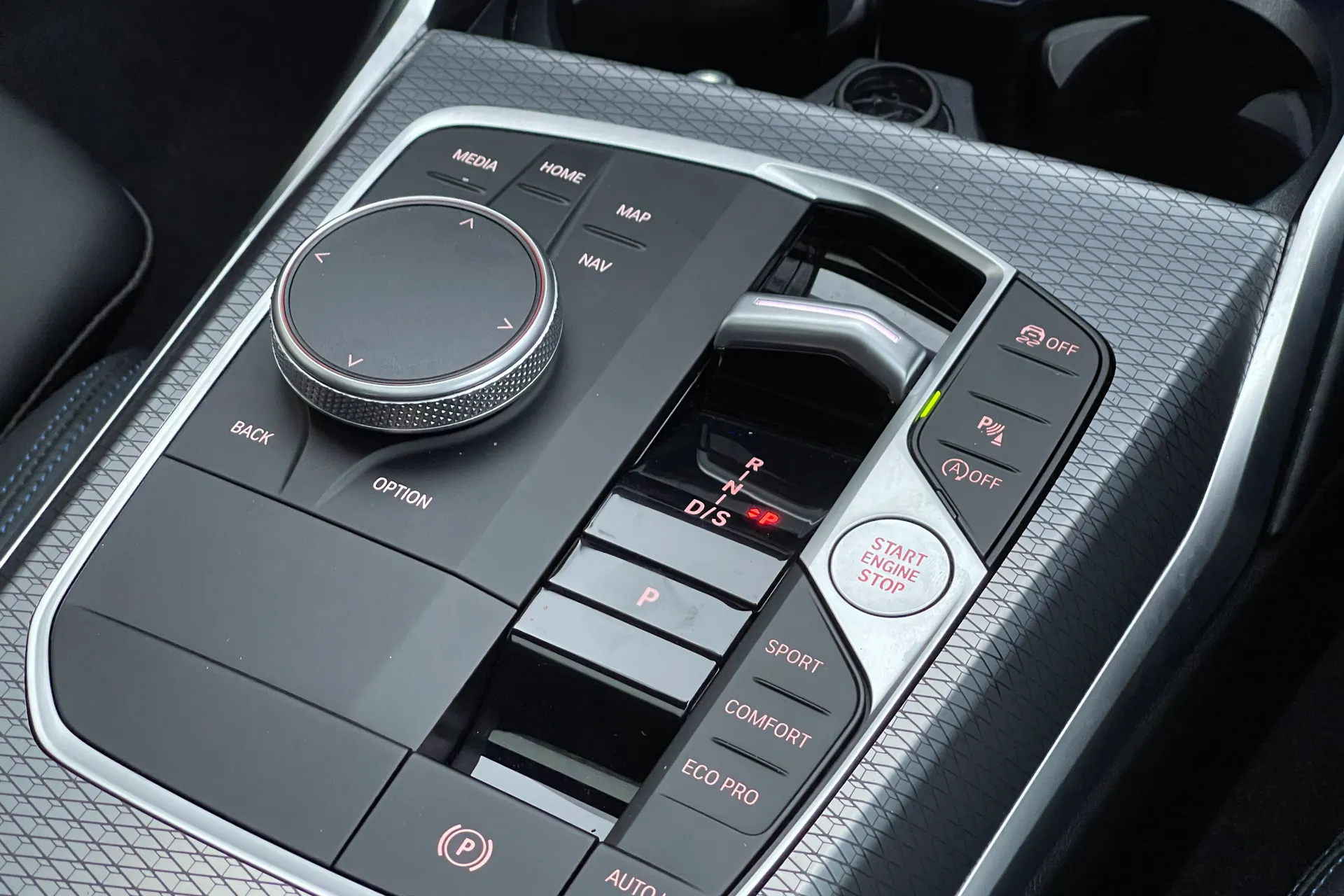 BMW 3 SERIES thumbnail image number 31